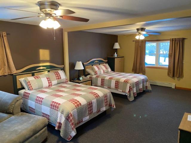 Little Bluff Inn photo 2