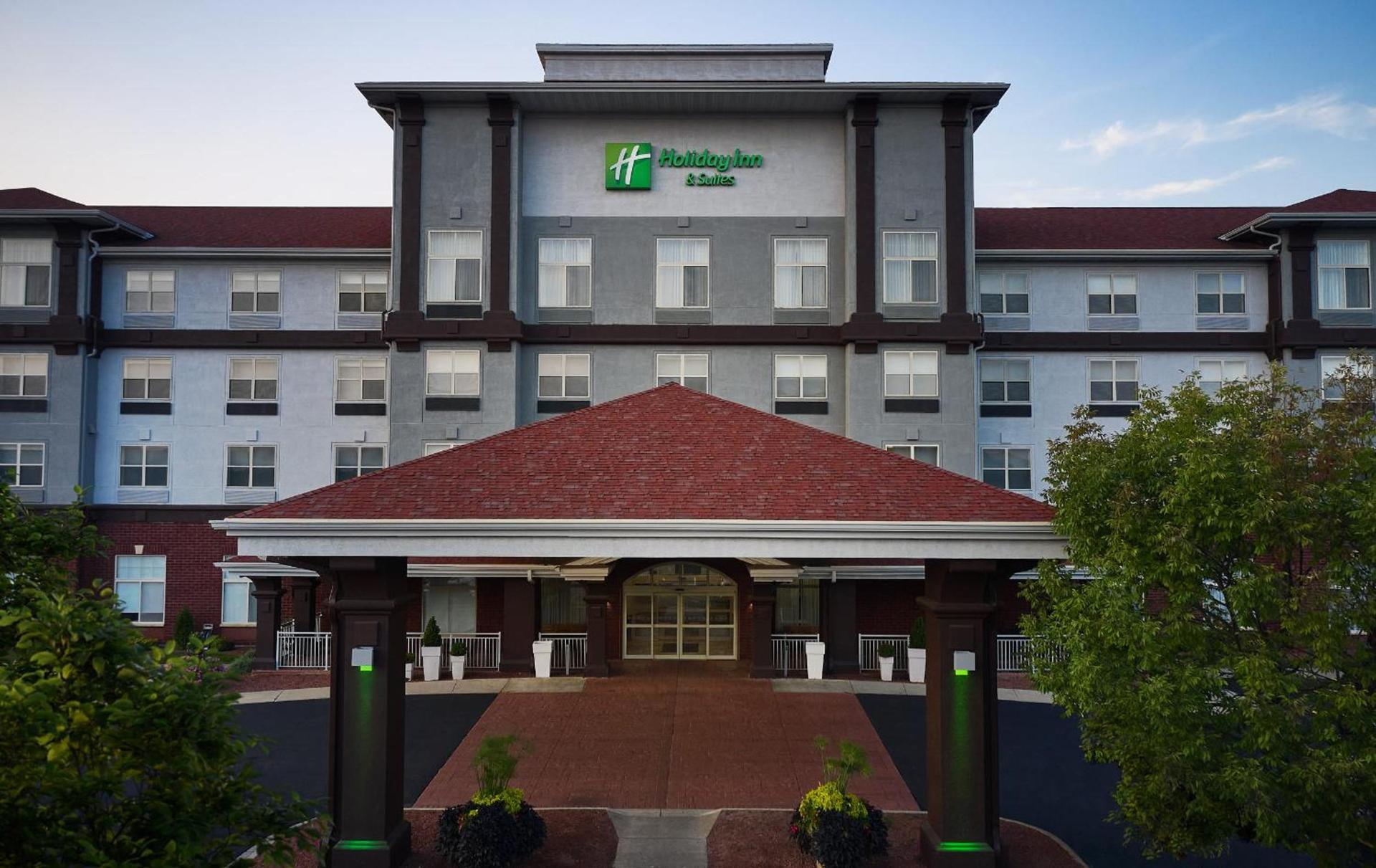 Holiday Inn Hotel & Suites Madison West - Middleton by IHG photo 2