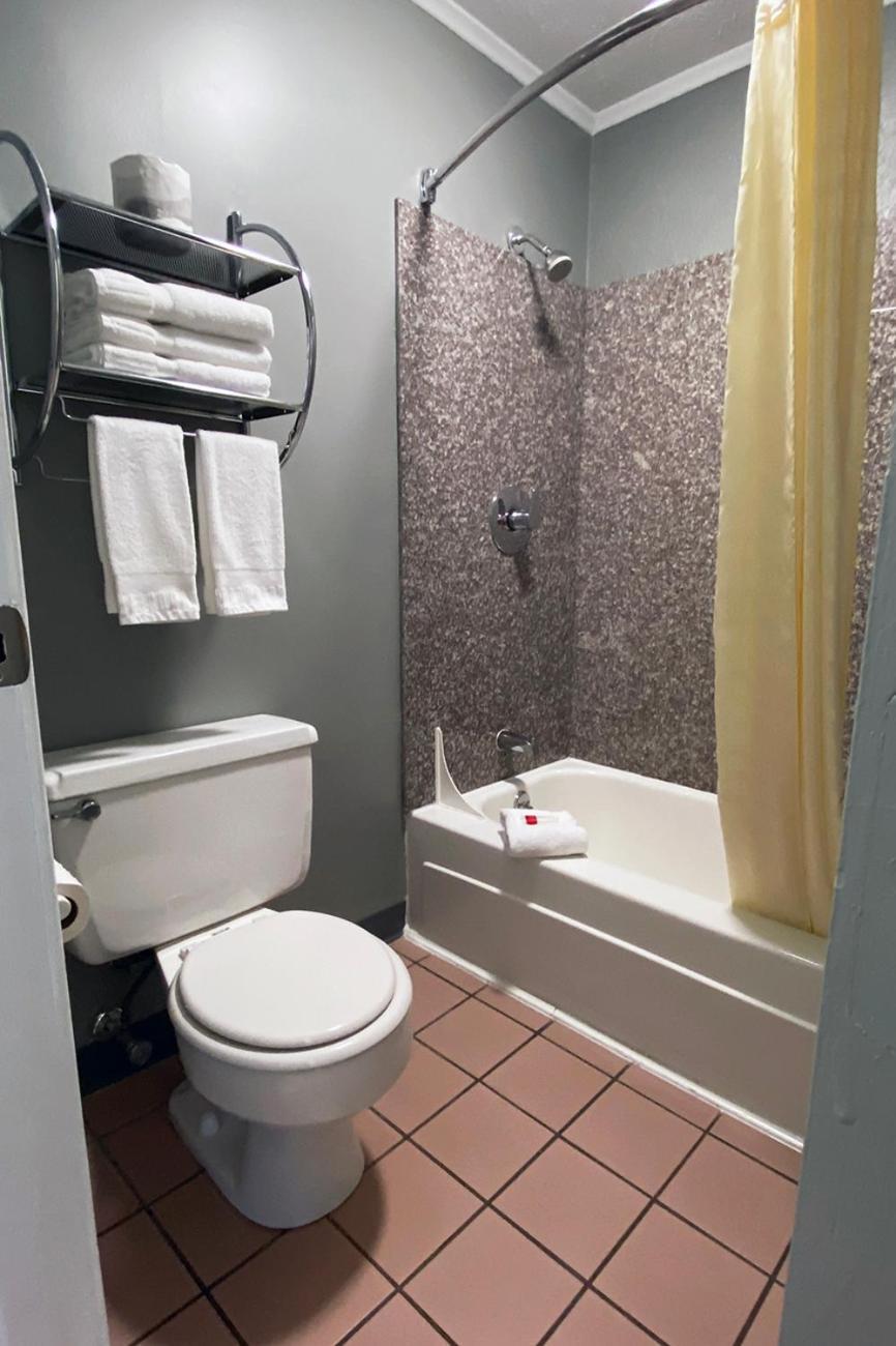 Lake Logan Inn photo 16