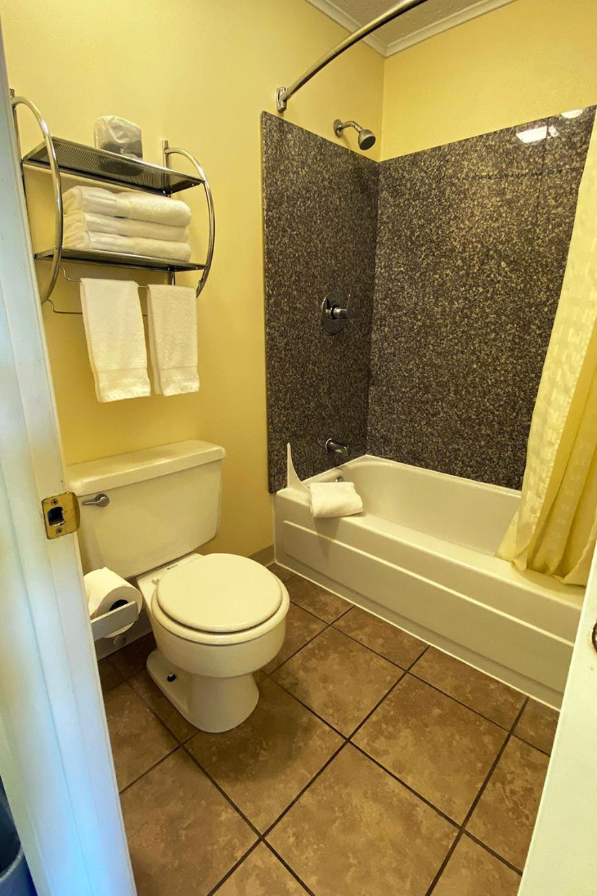 Lake Logan Inn photo 9