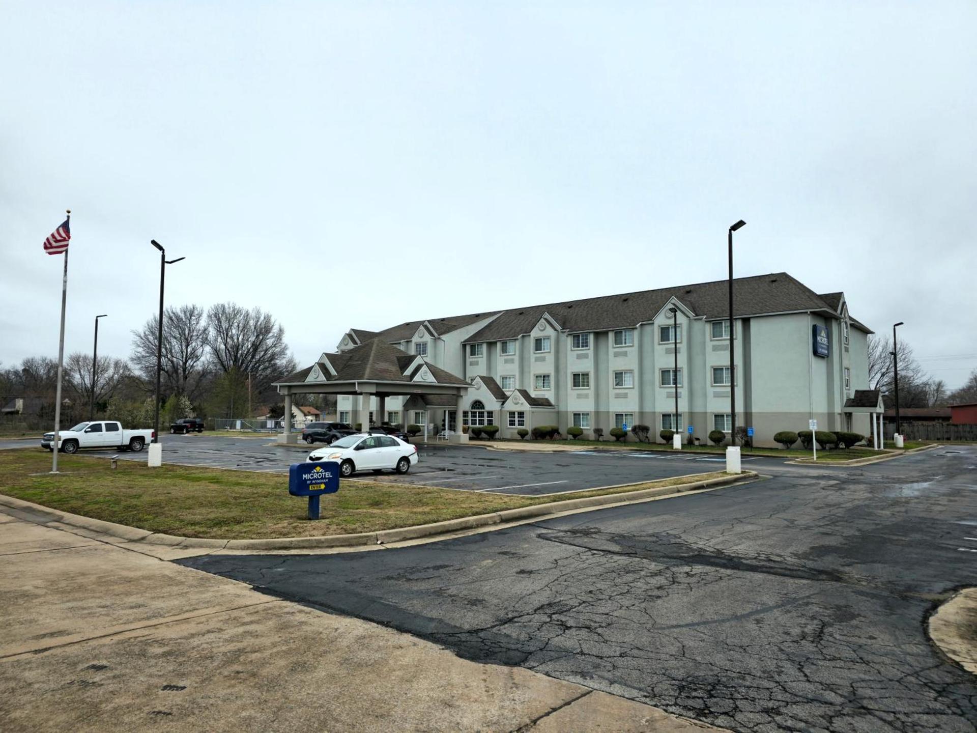 Microtel Inn & Suites Claremore Route 66 photo 35