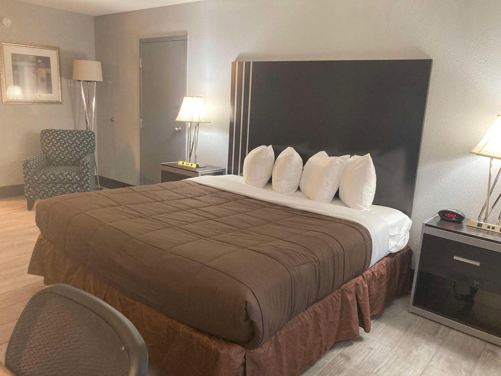 Best Western Plus Reading Inn & Suites photo 58