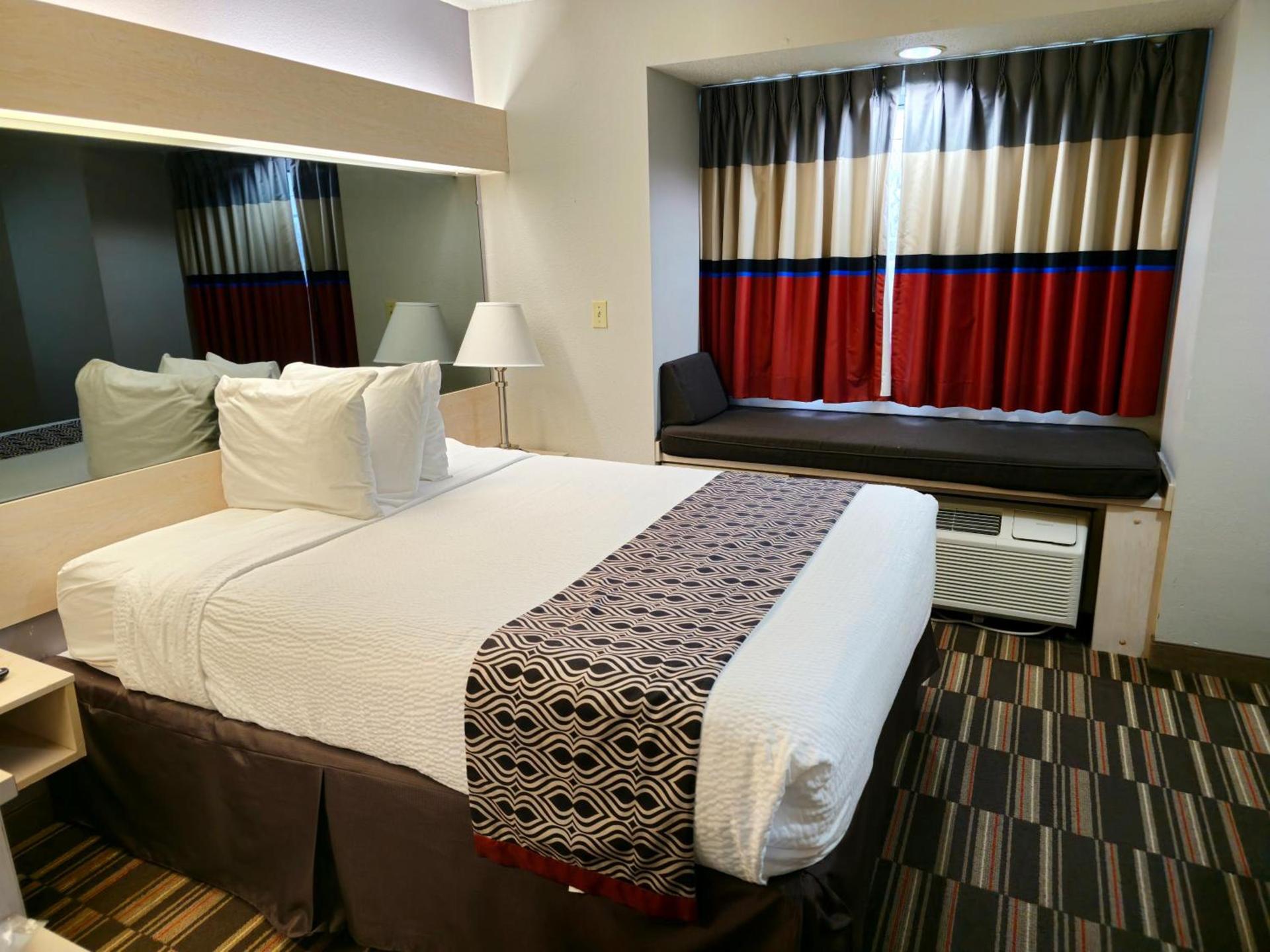 Microtel Inn & Suites Claremore Route 66 photo 37