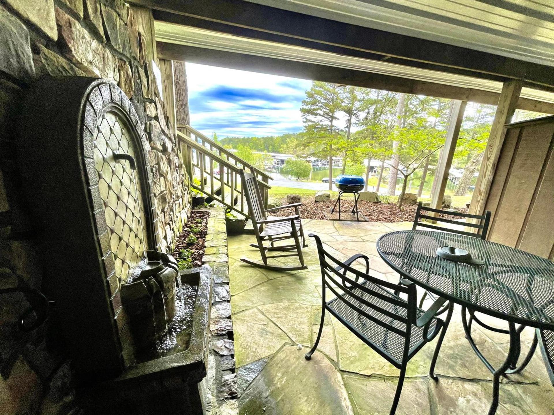 Mountain Harbor studio on Lake Ouachita, photo 2