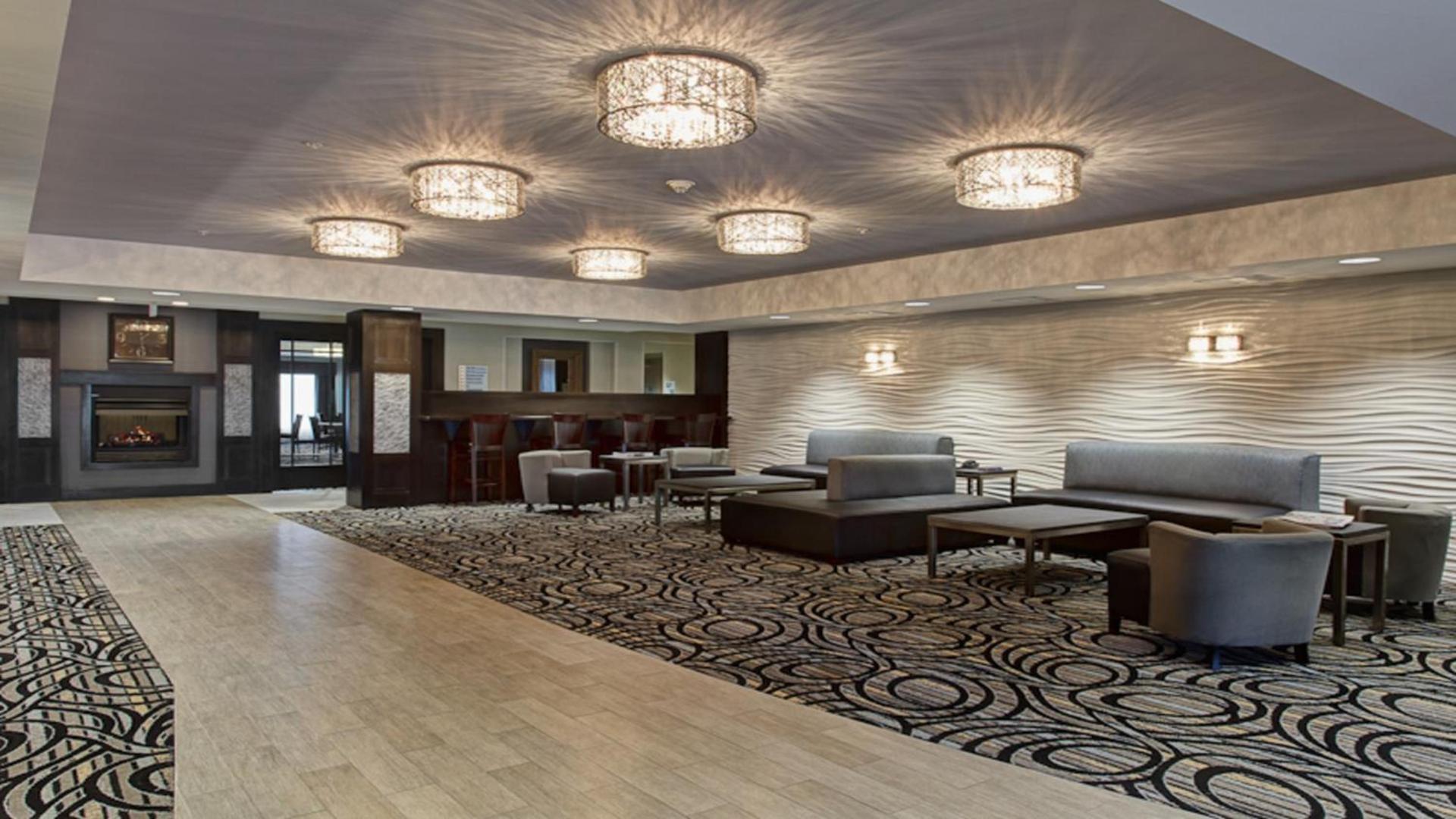 Holiday Inn Express & Suites North Fremont by IHG photo 6