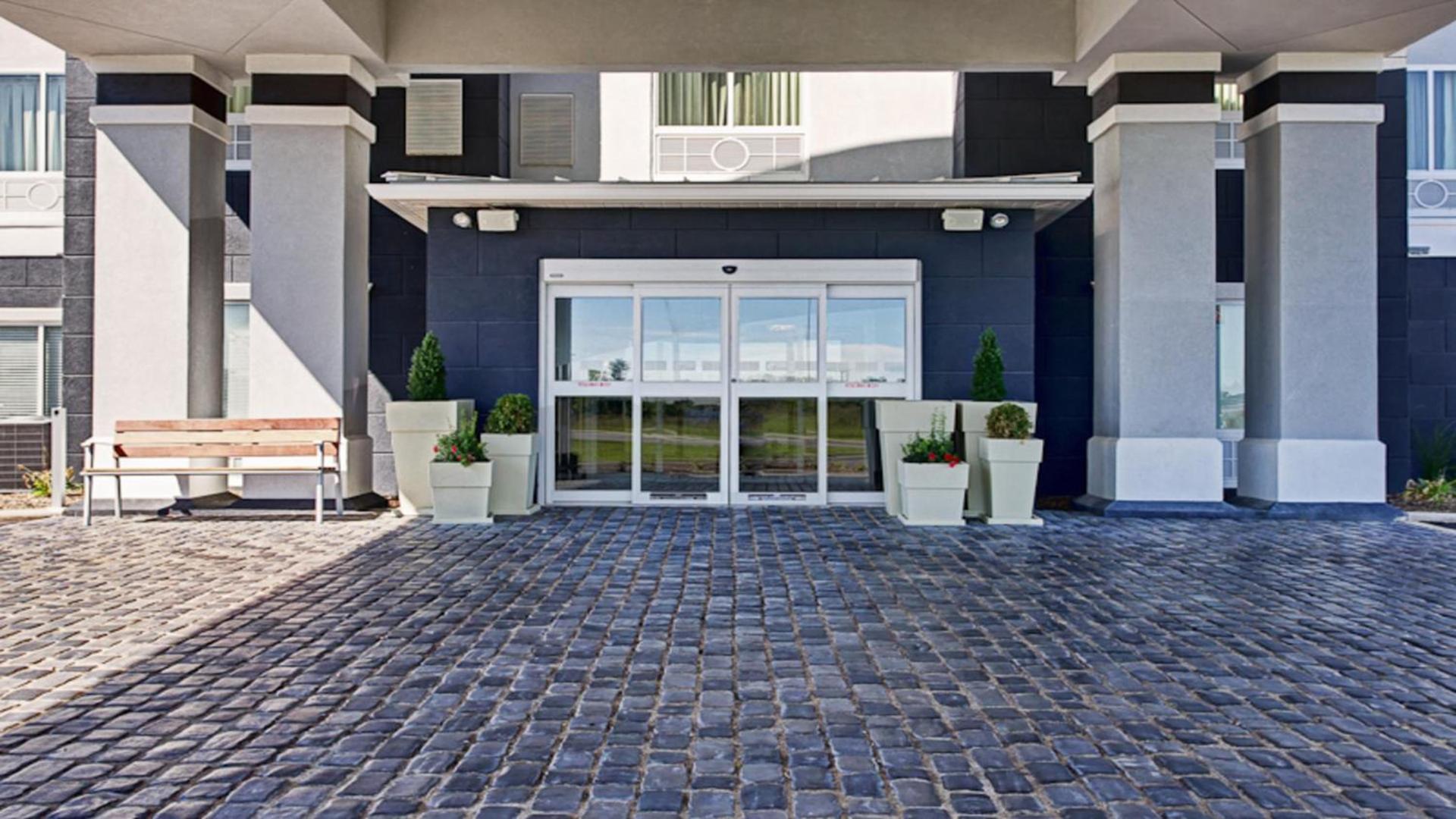Holiday Inn Express & Suites North Fremont by IHG photo 8
