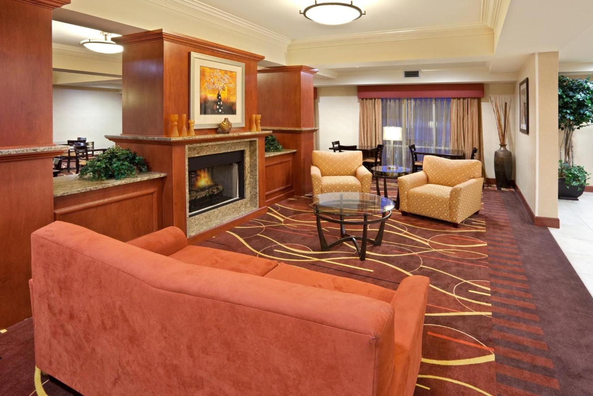 Holiday Inn Express and Suites Sumner by IHG photo 2