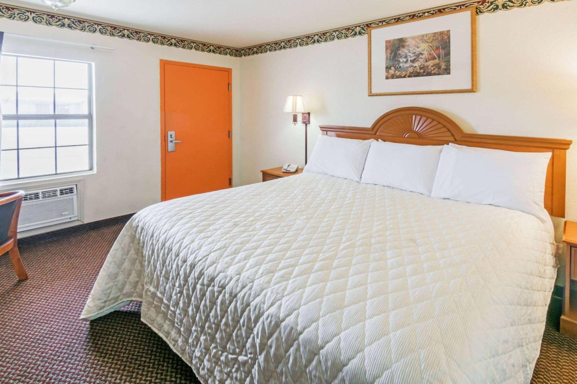 Travelodge by Wyndham Temple photo 9