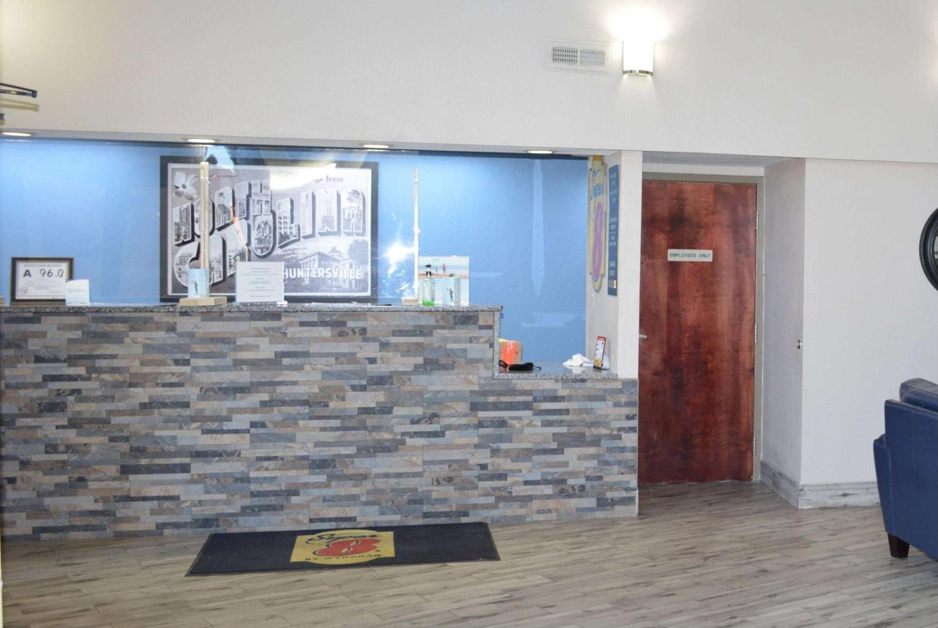 Super 8 by Wyndham Huntersville/Charlotte Area photo 4