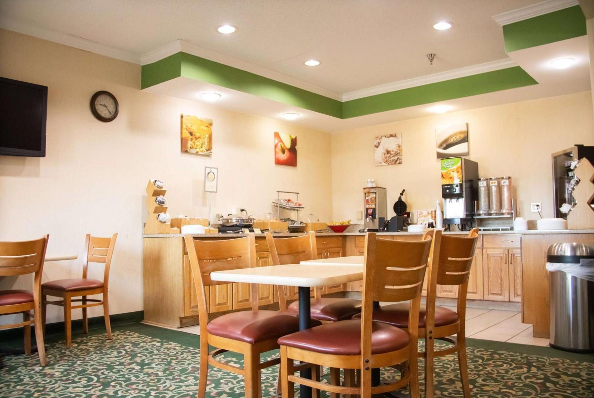Wingate by Wyndham Sioux City photo 14