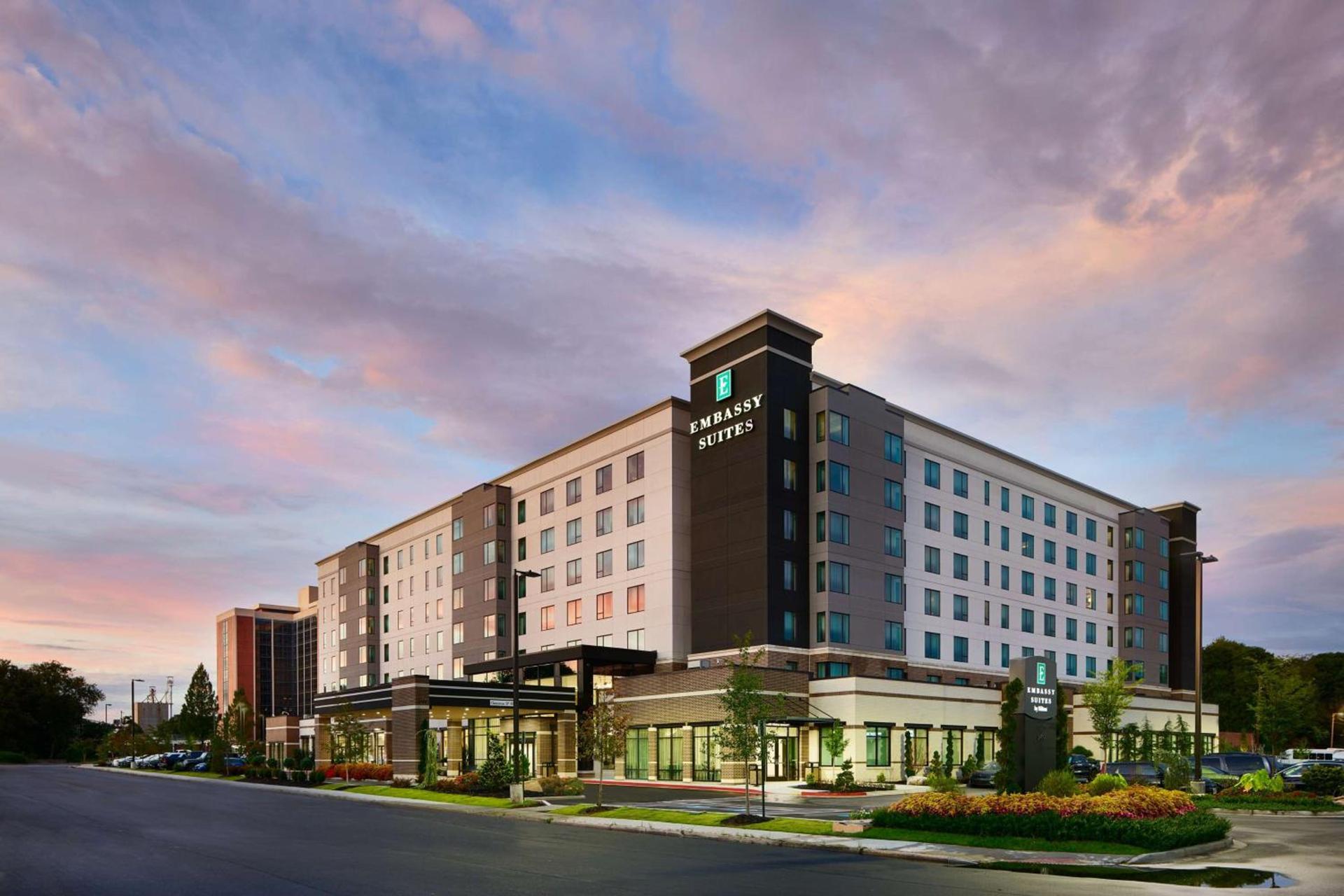 Embassy Suites By Hilton Atlanta Airport North photo 1