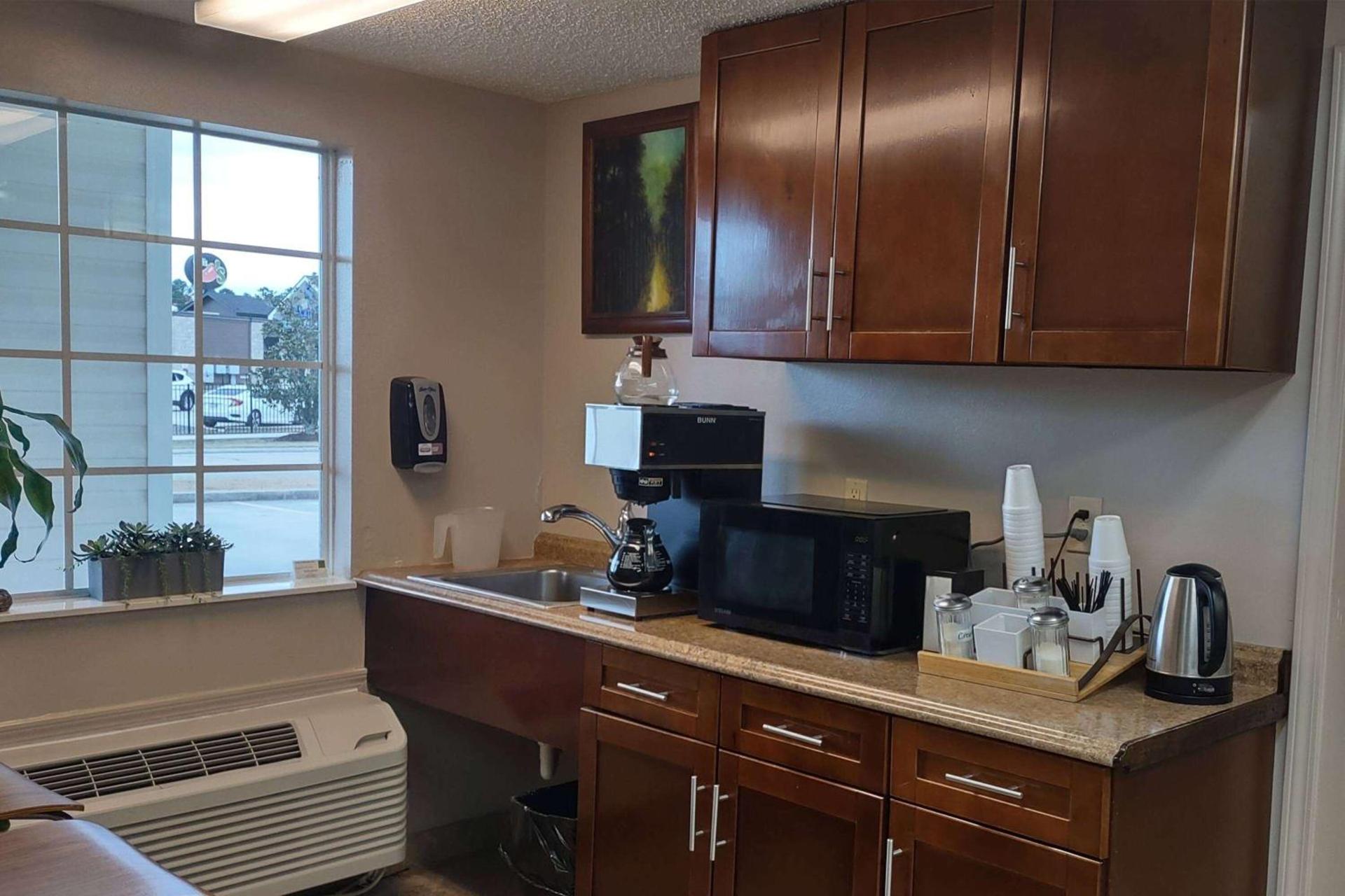 Carom Inn Denham Springs-BatonRouge photo 10