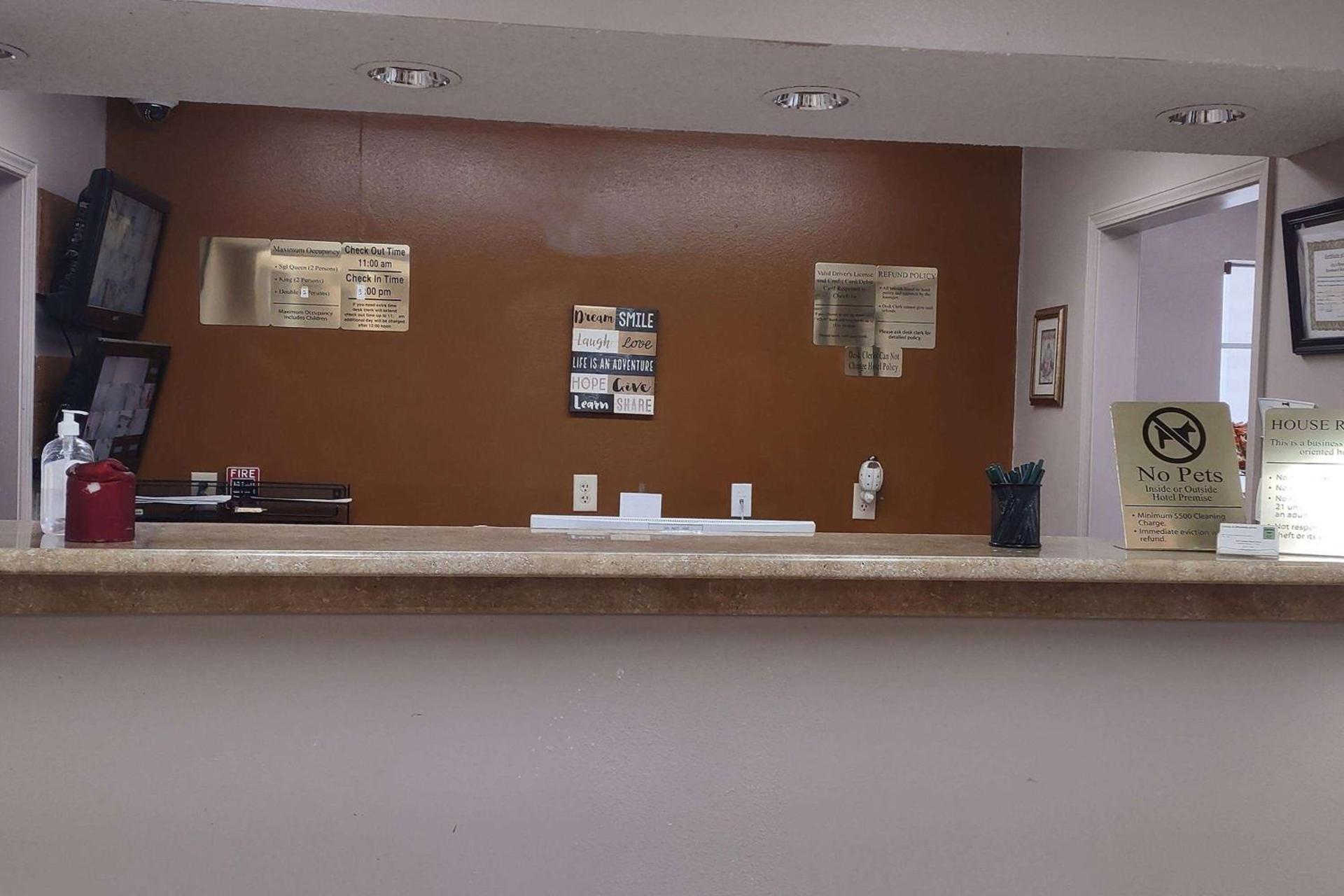 Carom Inn Denham Springs-BatonRouge photo 11