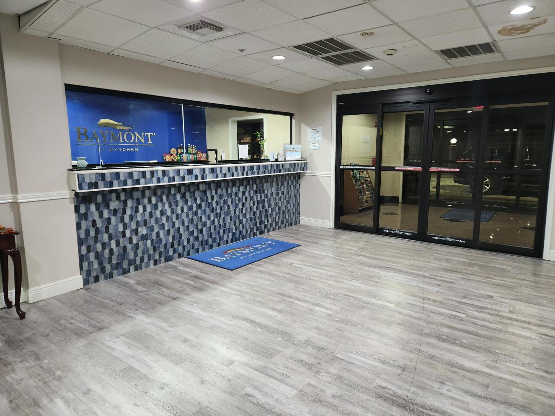 Baymont by Wyndham Houston Brookhollow photo 61