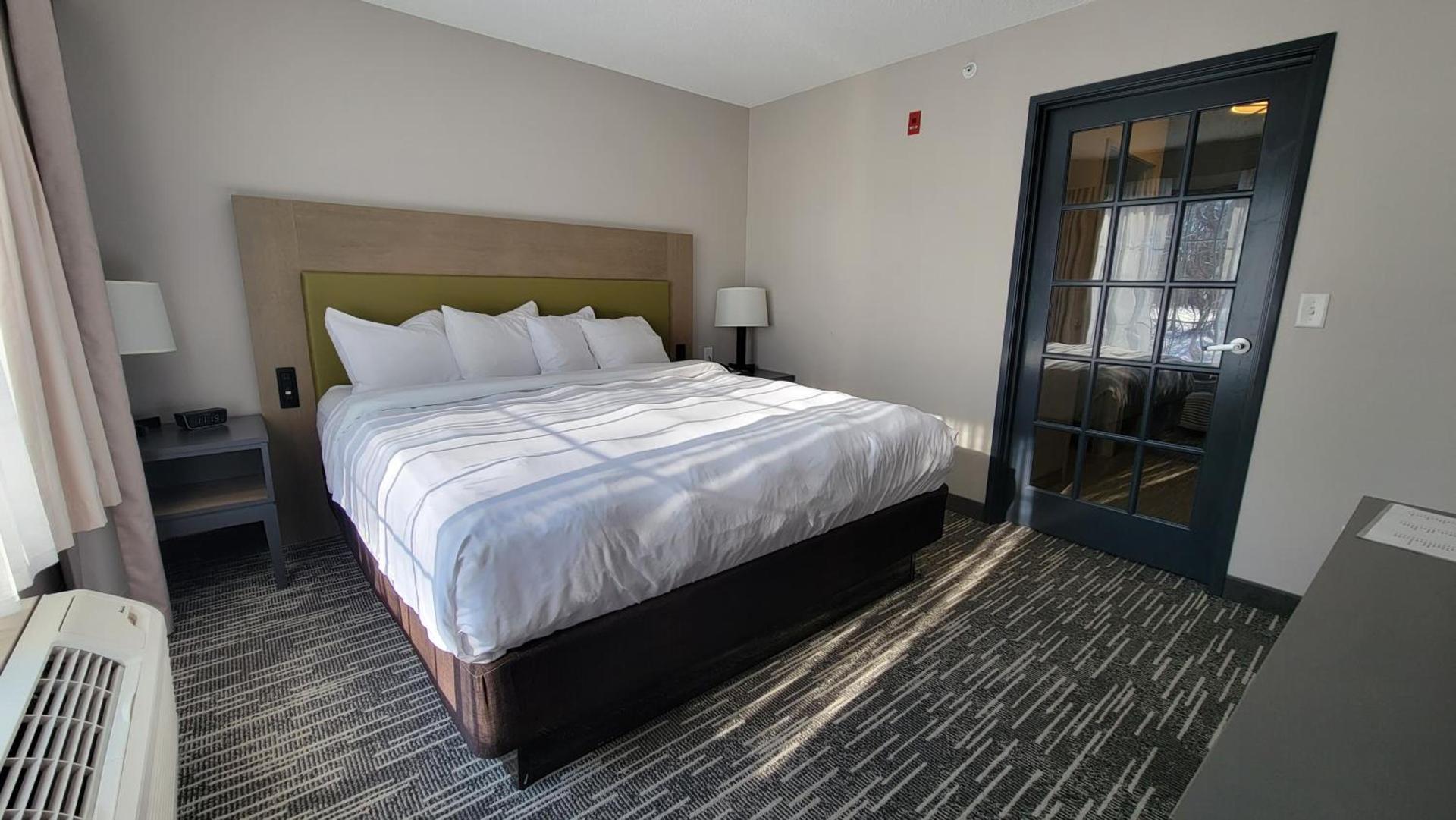 Country Inn & Suites by Radisson, Detroit Lakes, MN photo 28