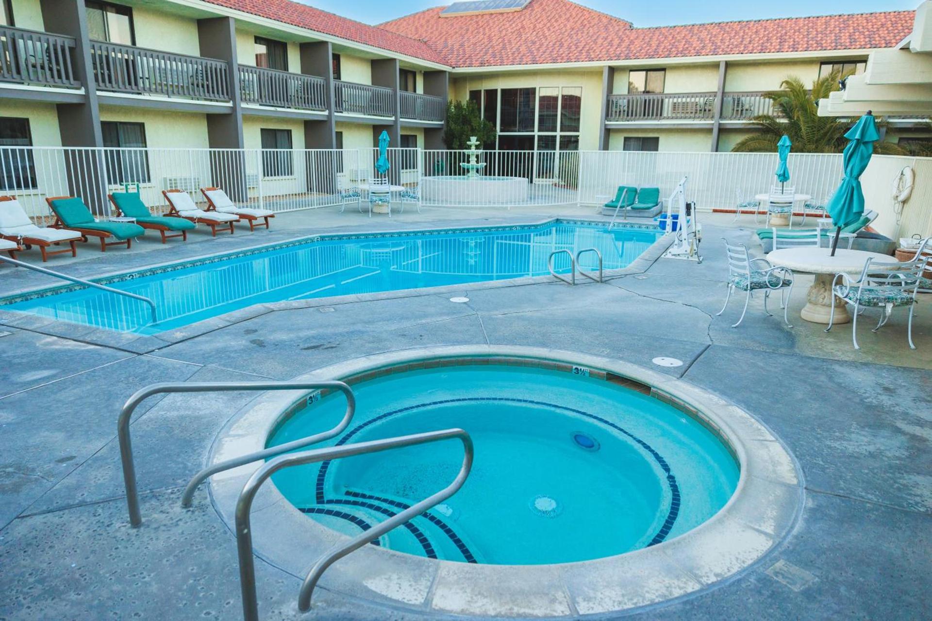 Red Roof Inn Ridgecrest photo 37