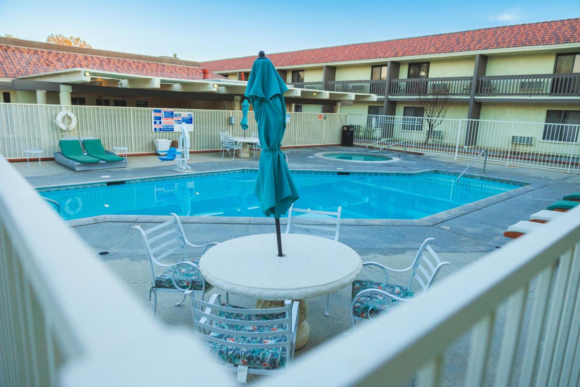 Red Roof Inn Ridgecrest photo 38