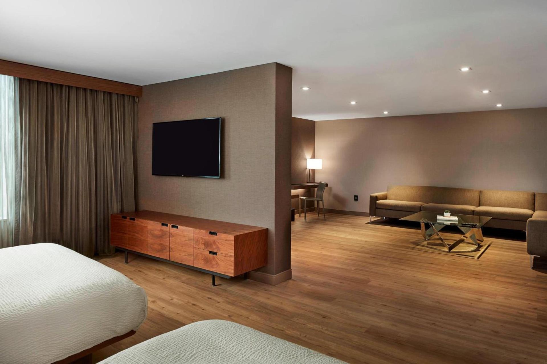 AC Hotel by Marriott Cincinnati at The Banks photo 22