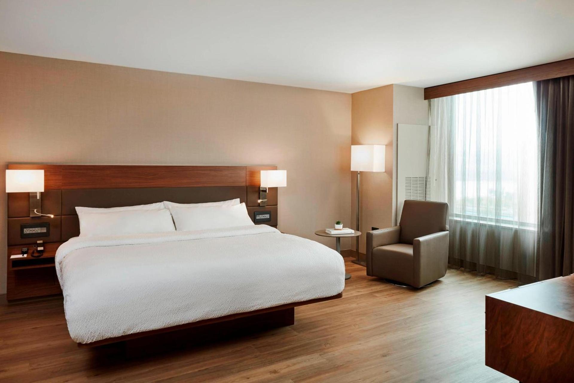 AC Hotel by Marriott Cincinnati at The Banks photo 23