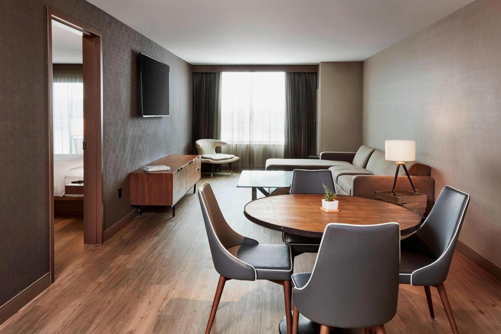 AC Hotel by Marriott Cincinnati at The Banks photo 25