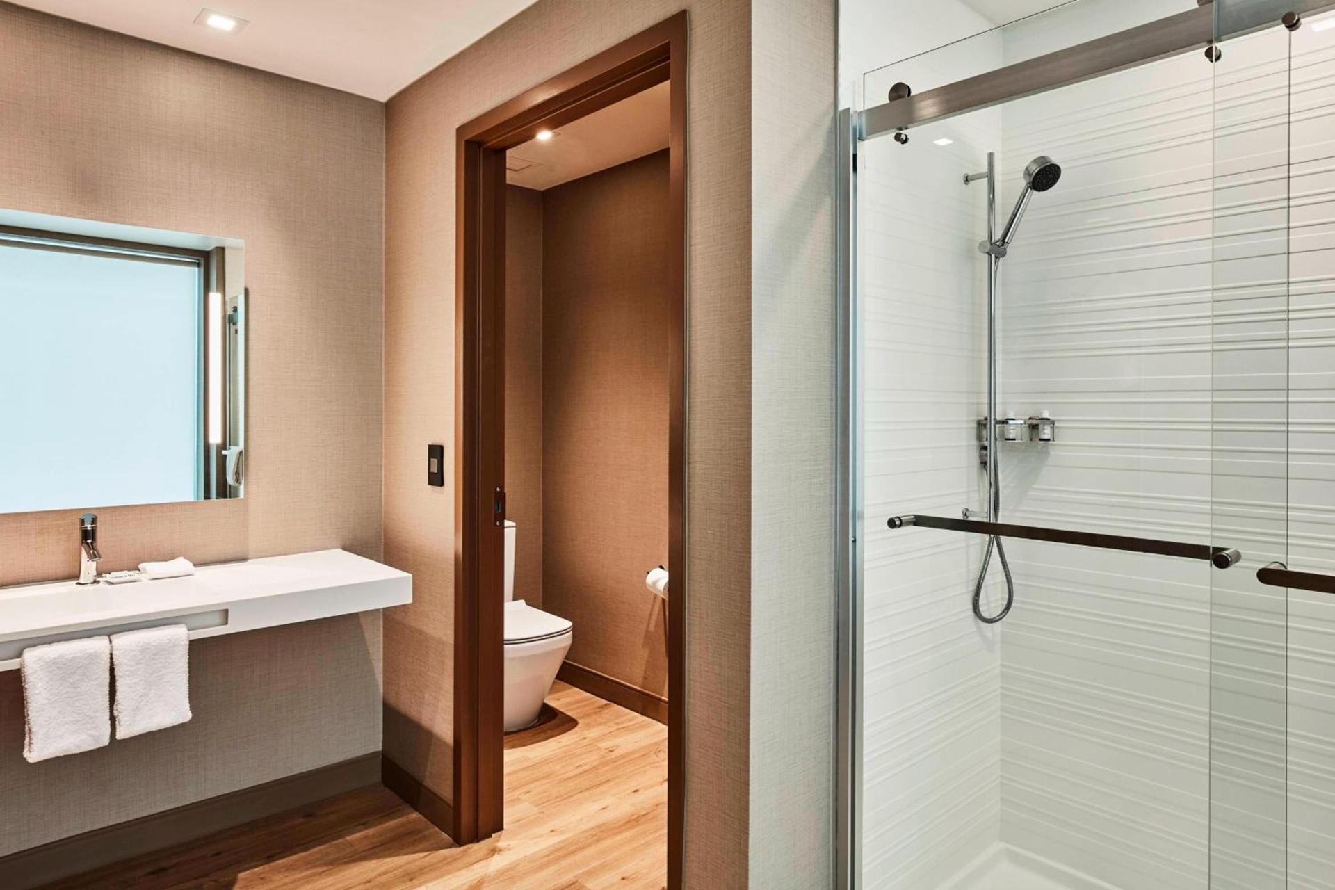 AC Hotel by Marriott Cincinnati at The Banks photo 26