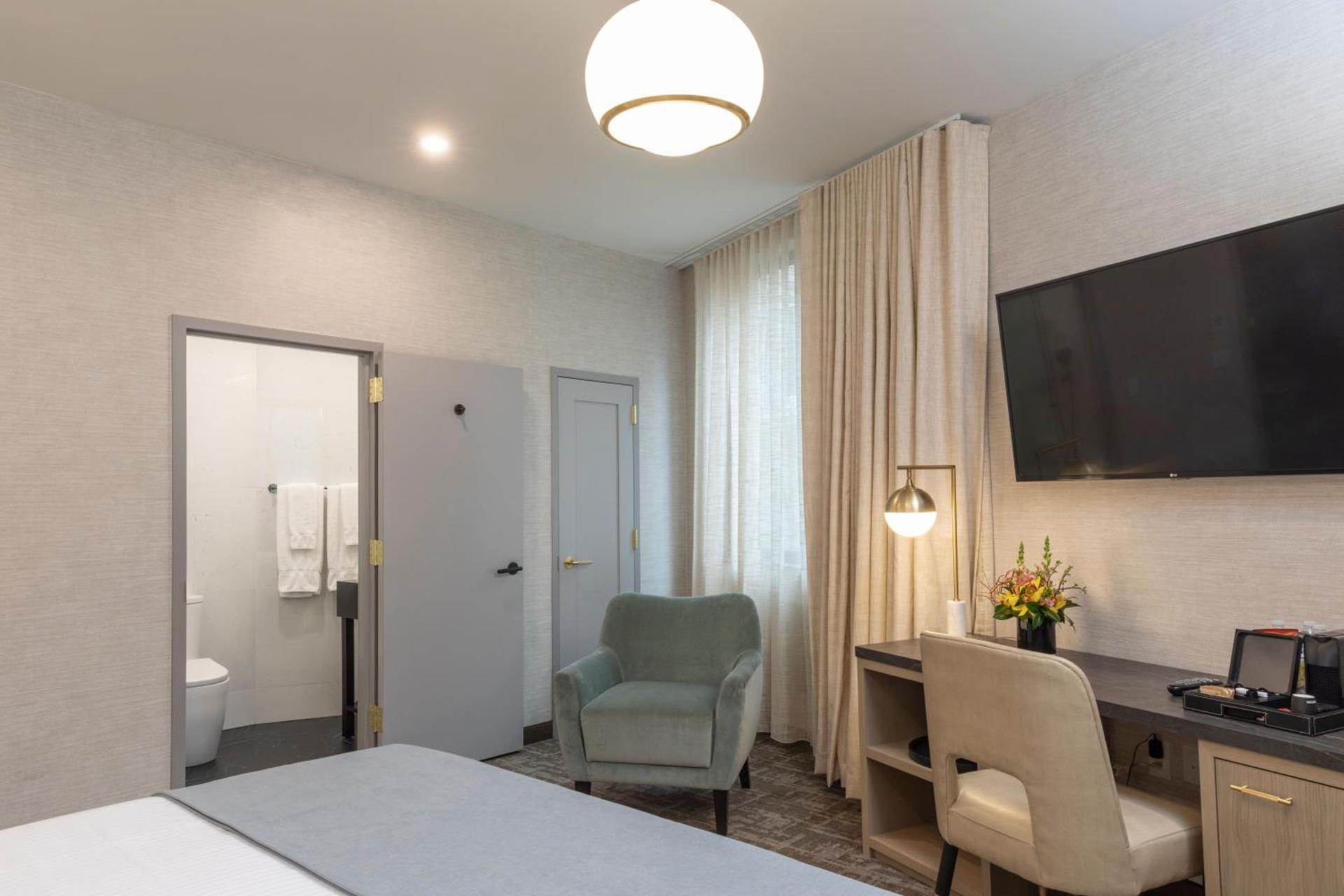 Broadway Plaza Hotel photo 35