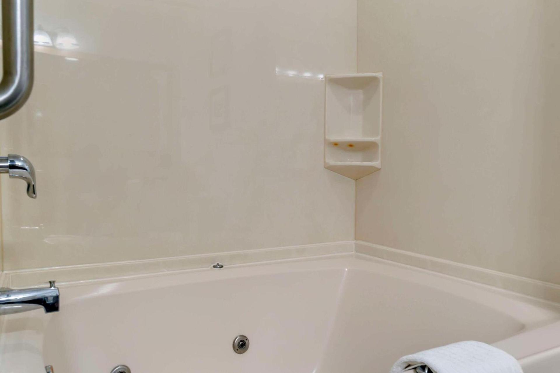 Comfort Inn East Oregon - Toledo photo 11