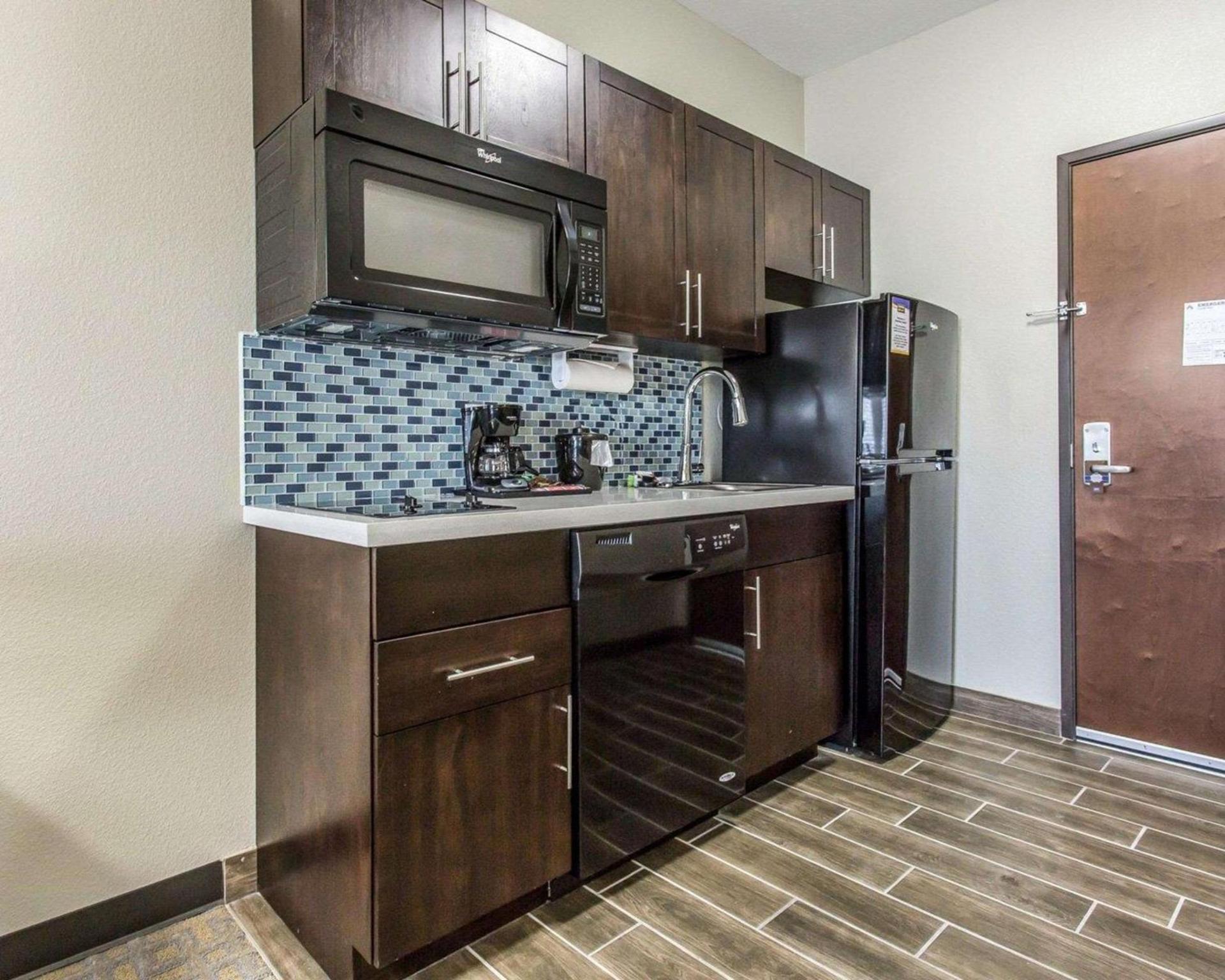 MainStay Suites Midland photo 4