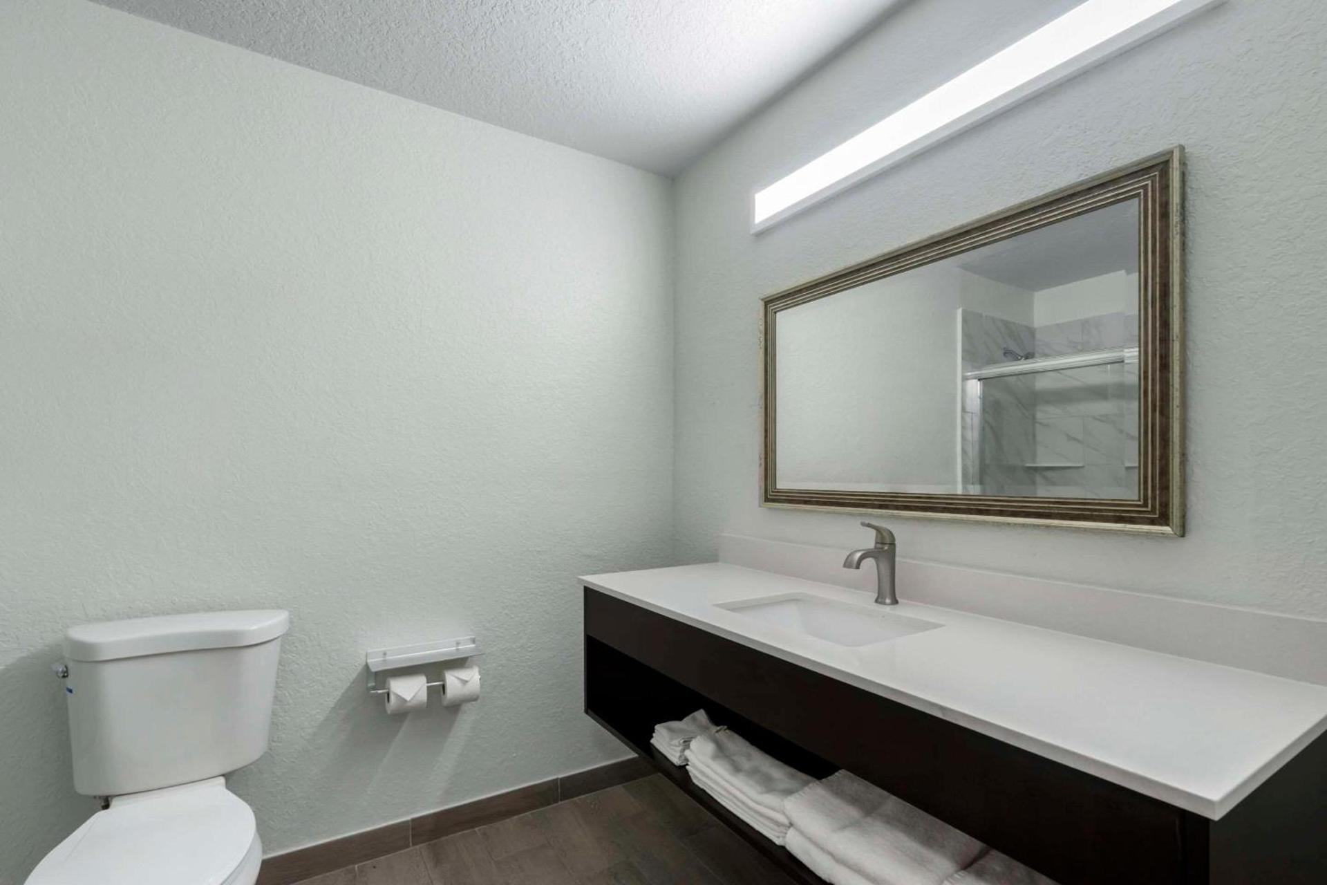 Rodeway Inn Wesley Chapel photo 17