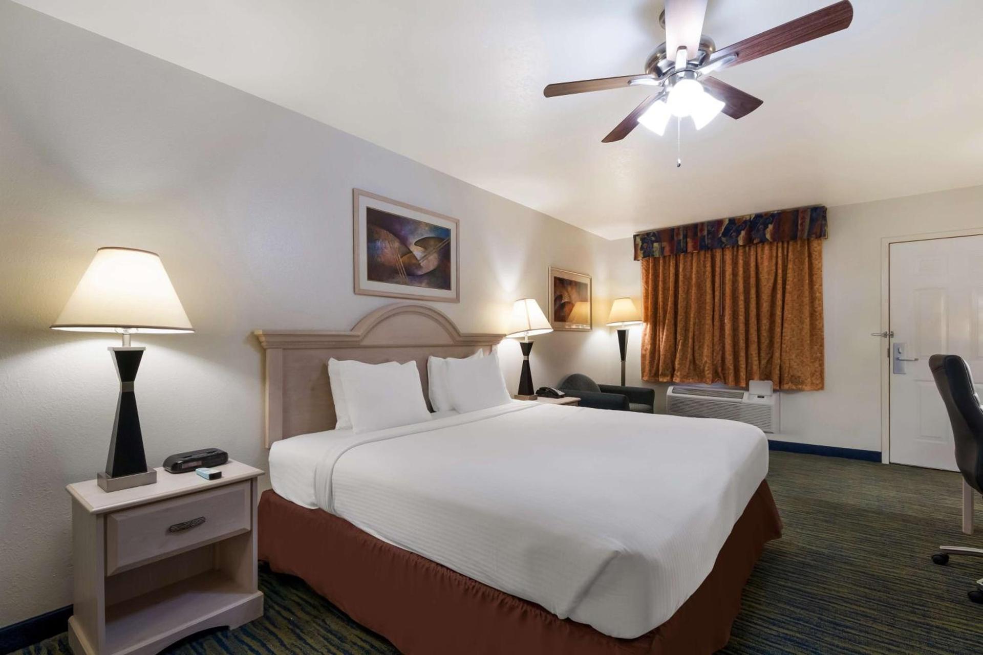 SureStay Hotel by Best Western Falfurrias photo 12