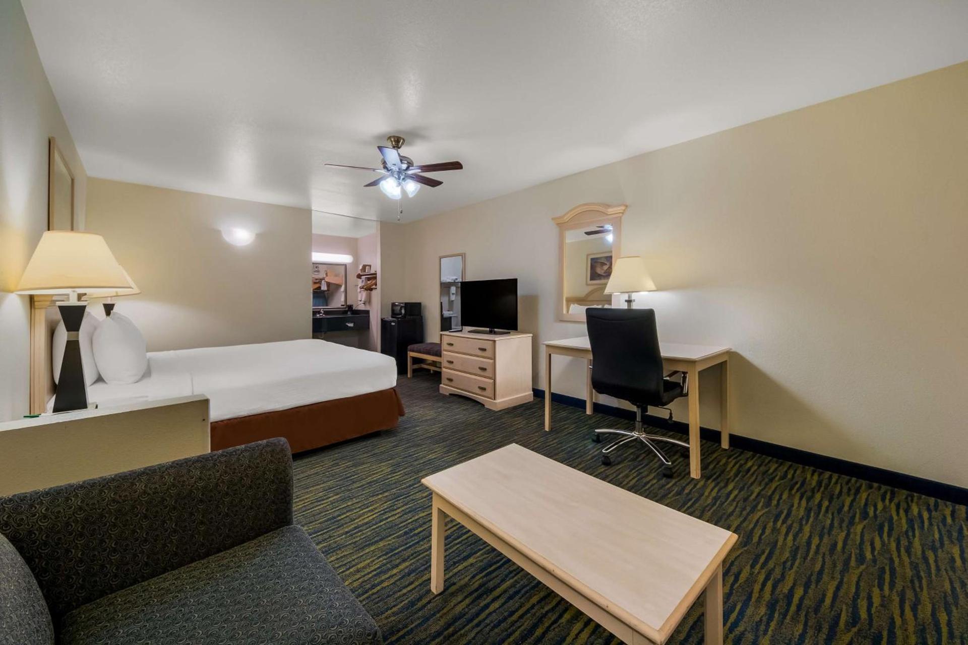 SureStay Hotel by Best Western Falfurrias photo 17