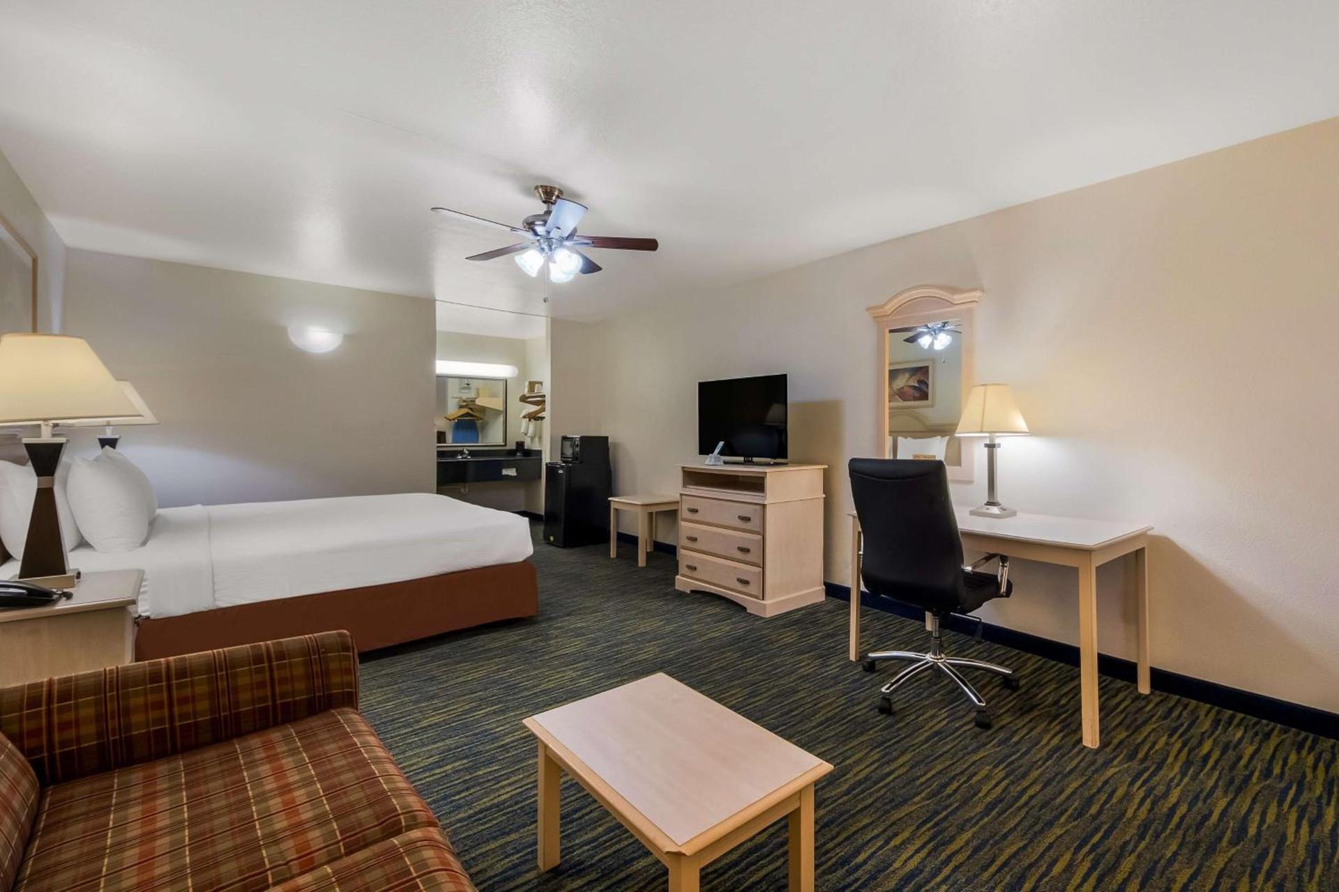SureStay Hotel by Best Western Falfurrias photo 24