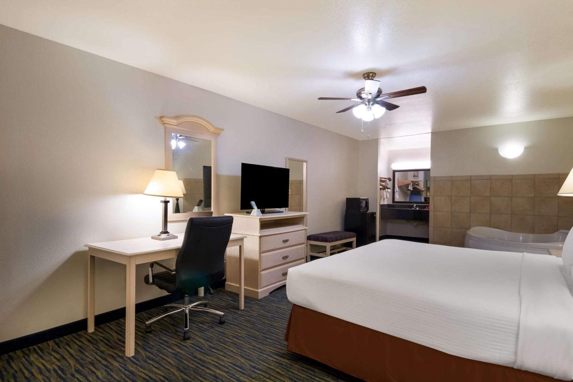 SureStay Hotel by Best Western Falfurrias photo 28