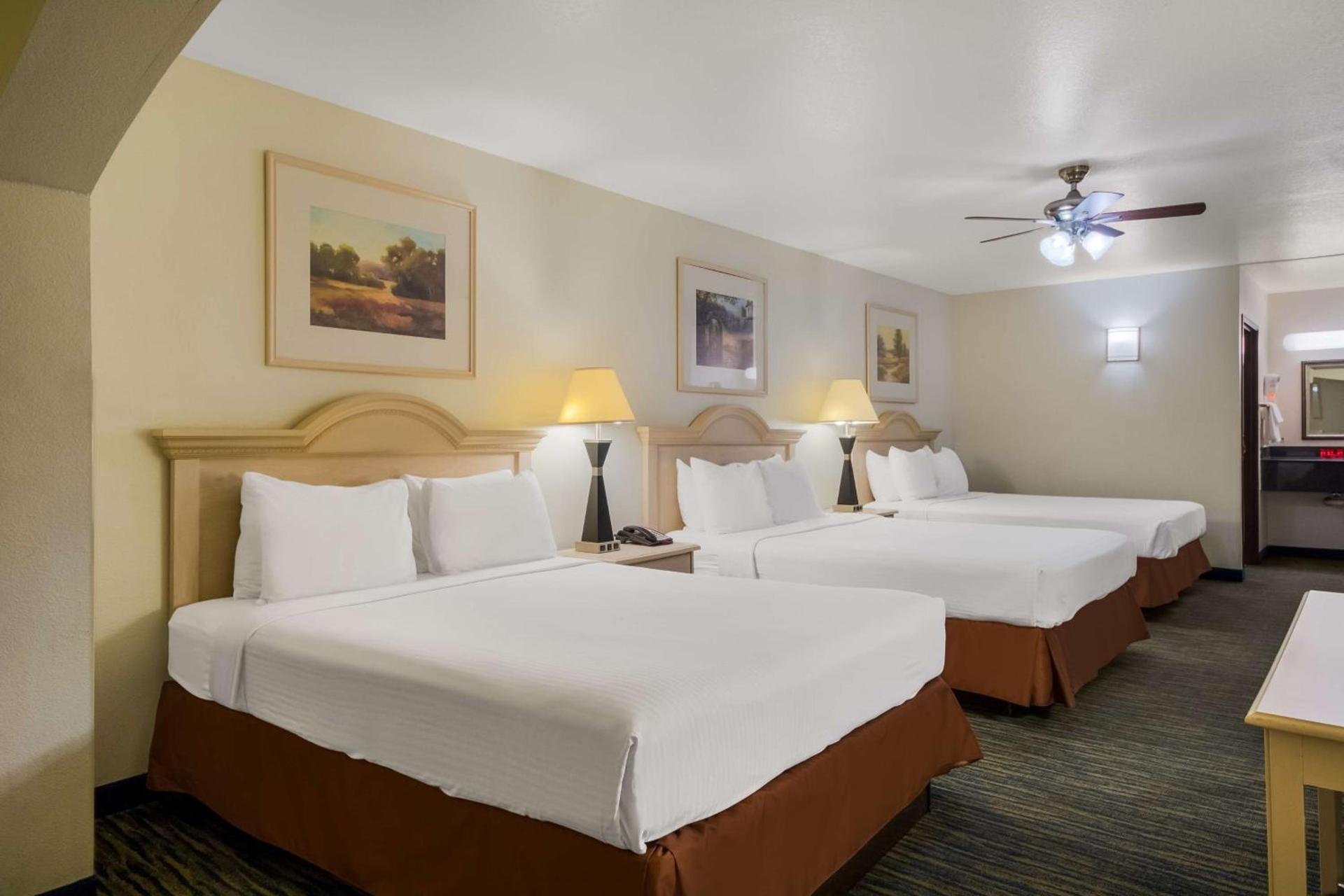 SureStay Hotel by Best Western Falfurrias photo 32