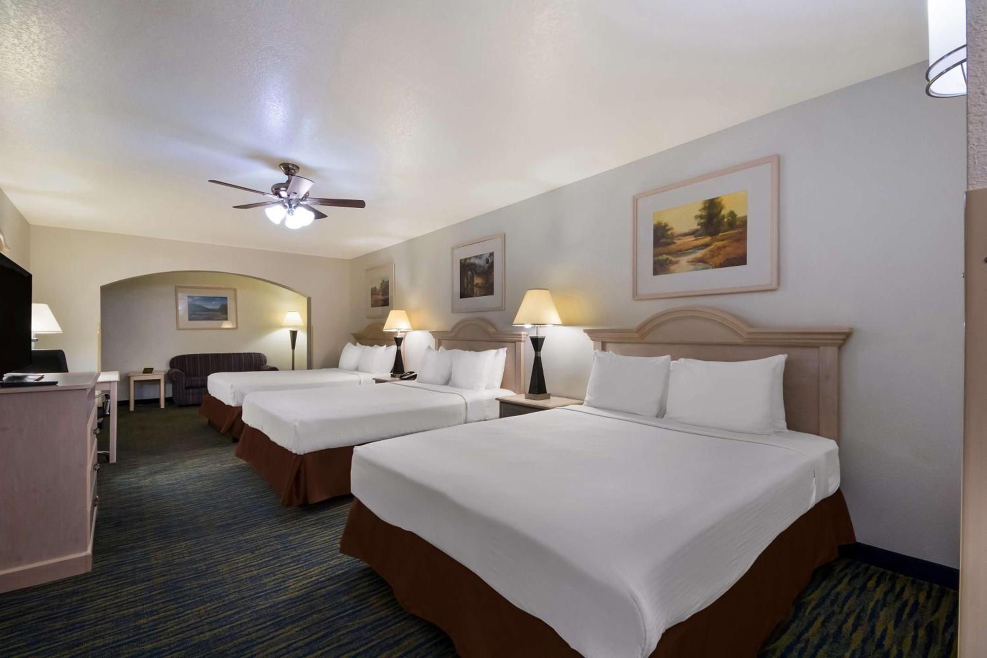 SureStay Hotel by Best Western Falfurrias photo 33