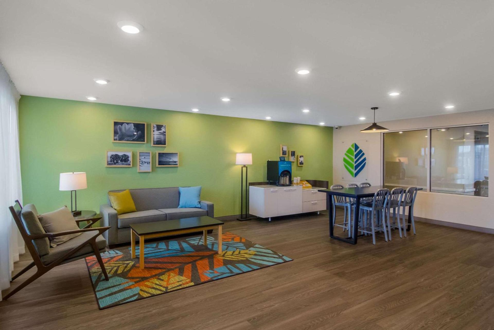 WoodSpring Suites Jacksonville Orange Park photo 4