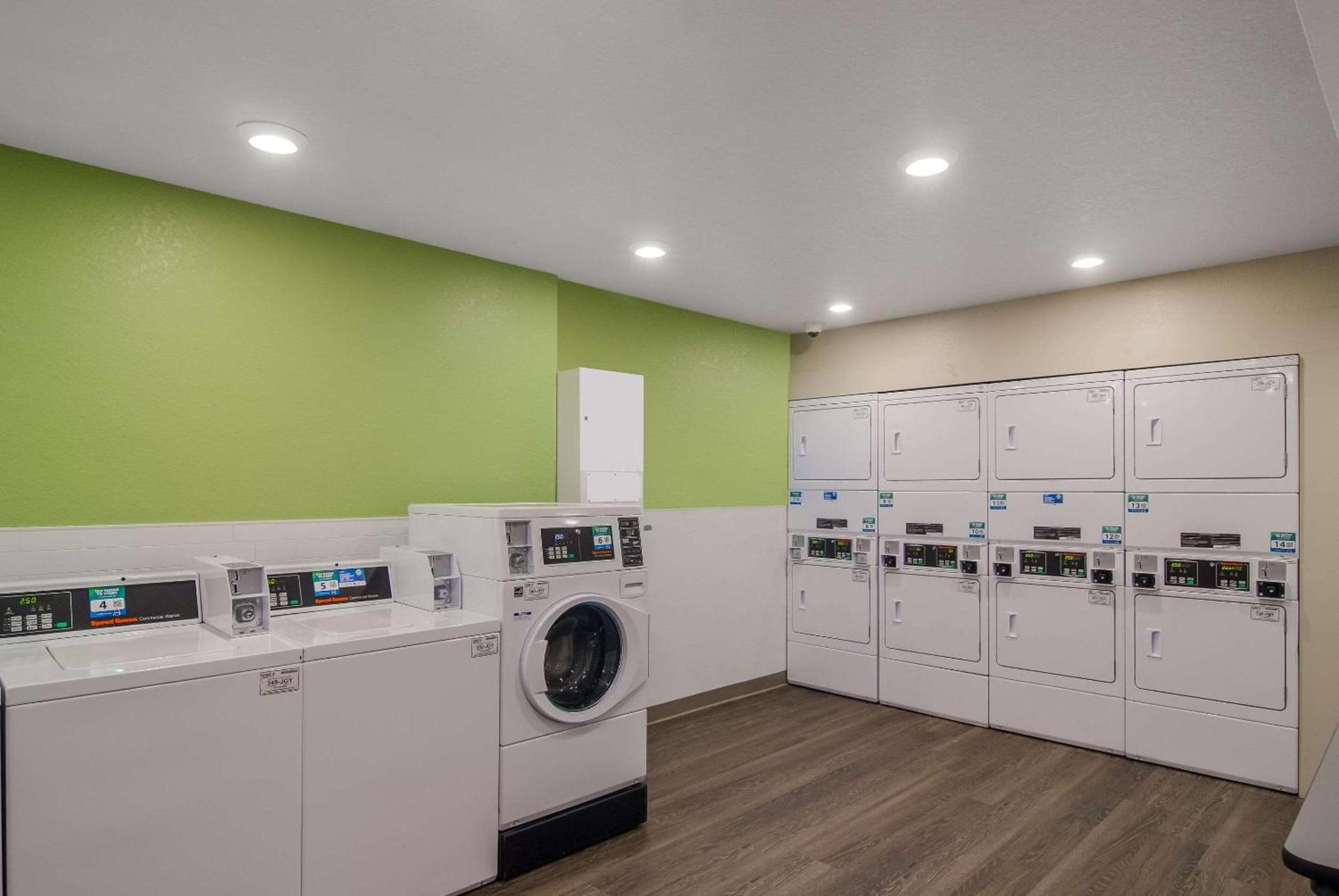 WoodSpring Suites Jacksonville Orange Park photo 9