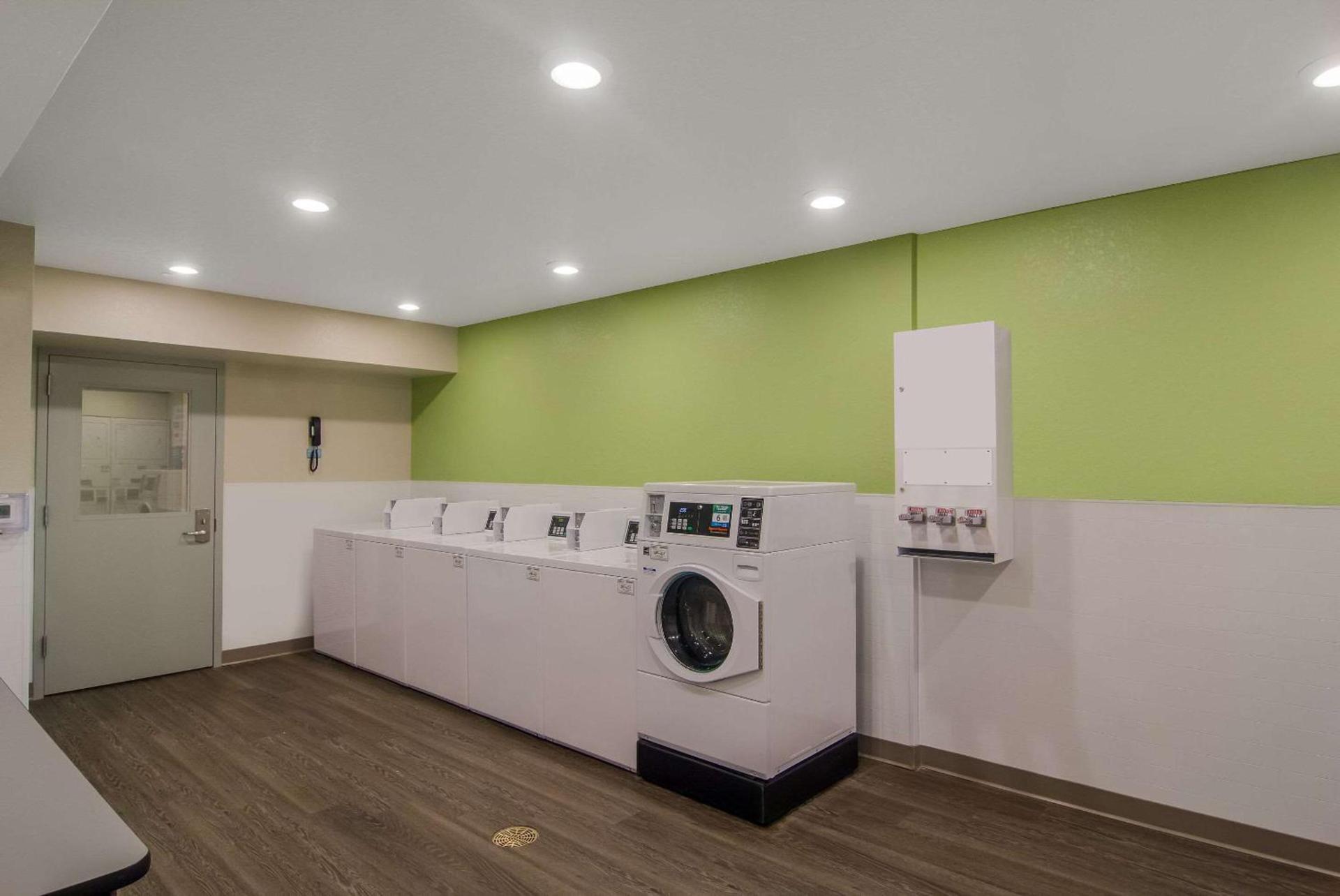 WoodSpring Suites Jacksonville Orange Park photo 16