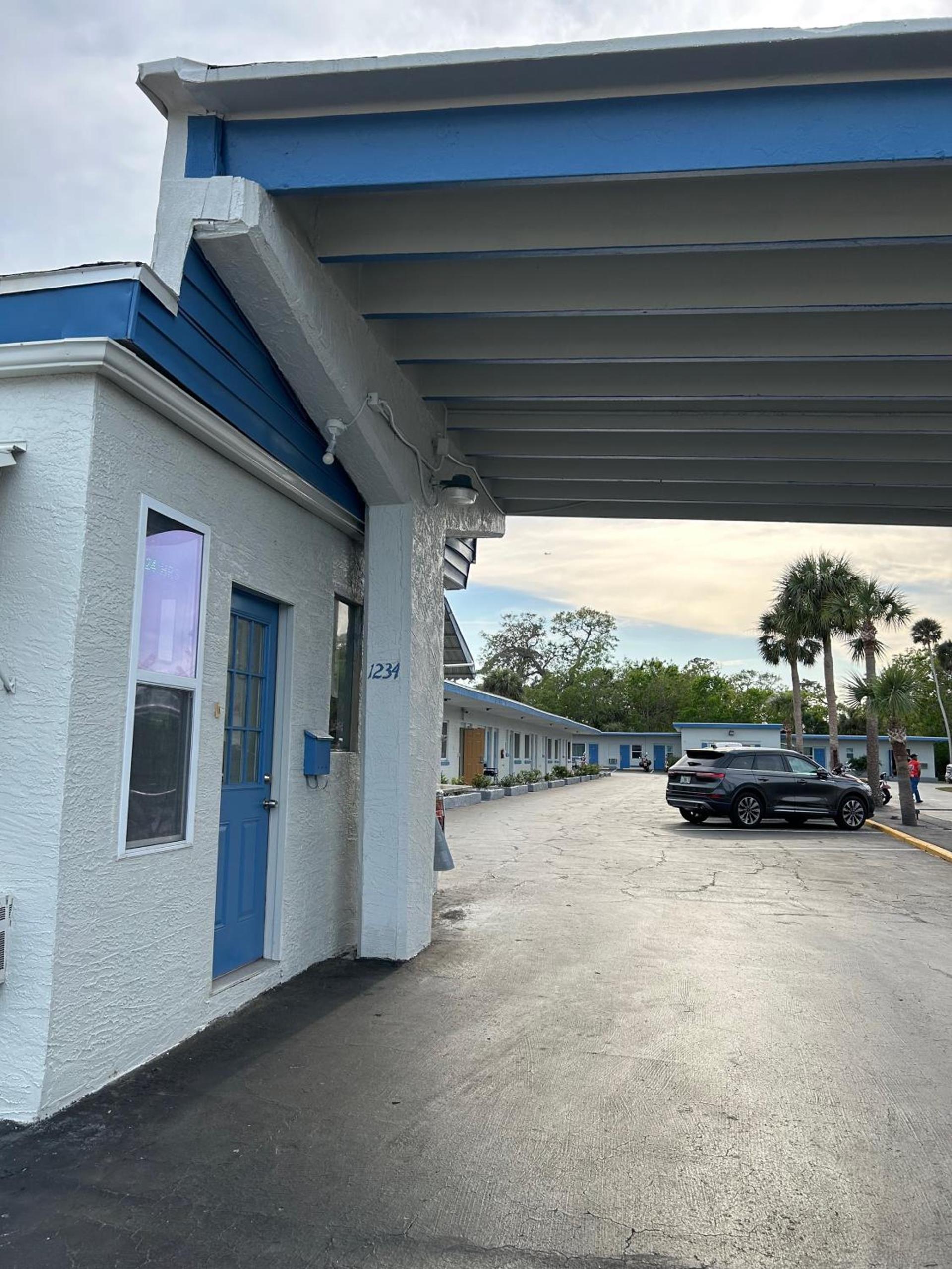 Sunshine Inn of Daytona Beach photo 2