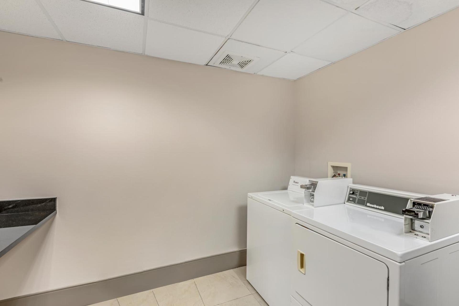 Country Inn & Suites by Radisson, Elk Grove Village-Itasca photo 65