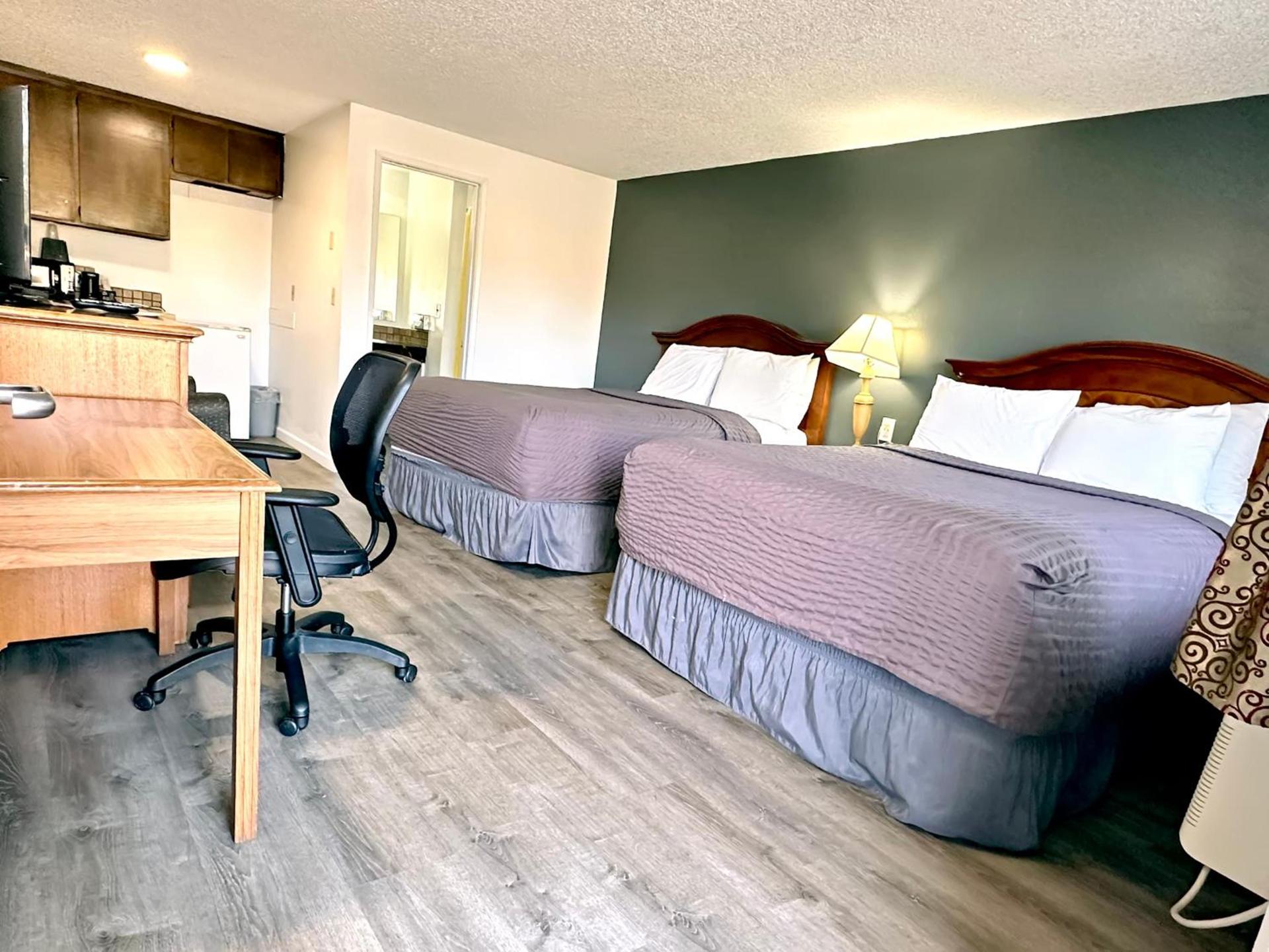 Economy Inn photo 37