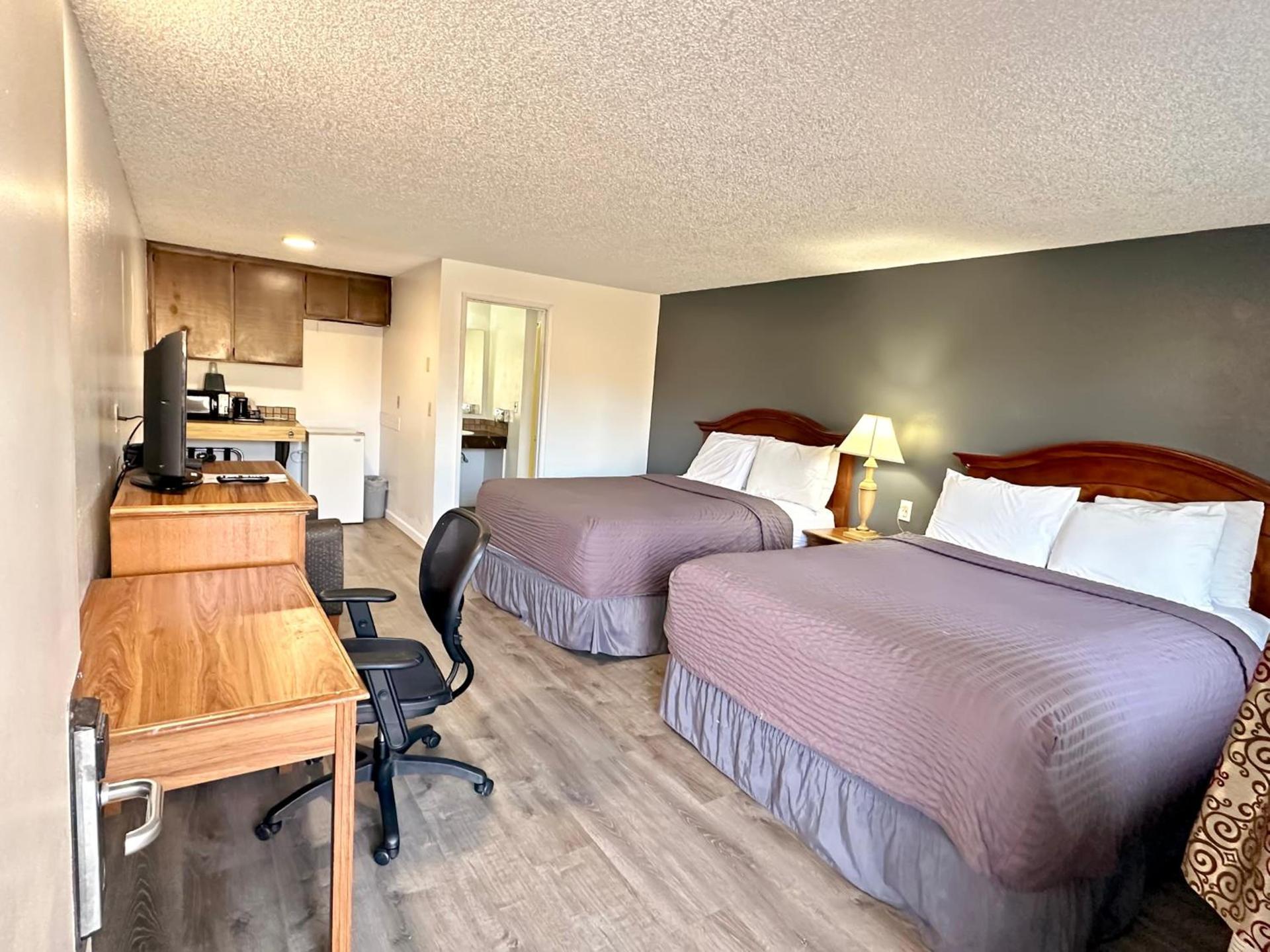 Economy Inn photo 9