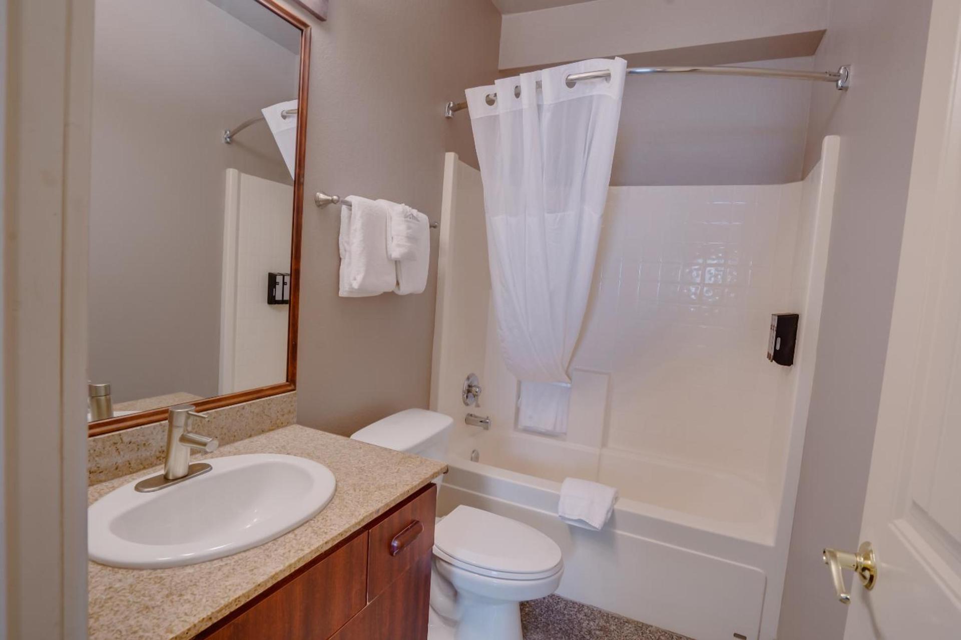 The Ashley Inn & Suites photo 57