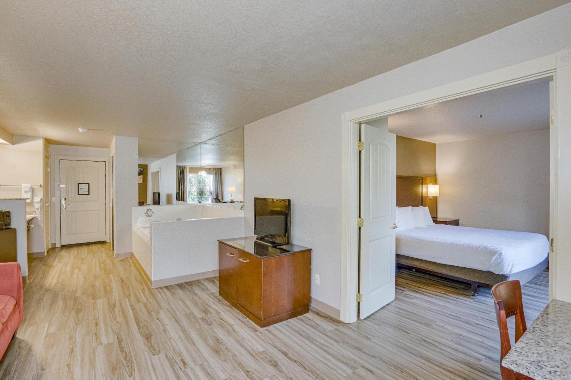 The Ashley Inn & Suites photo 82
