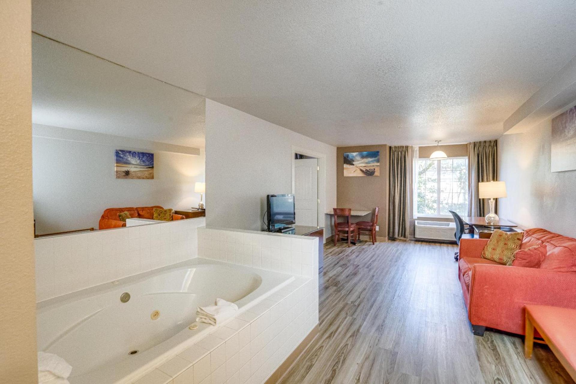 The Ashley Inn & Suites photo 84