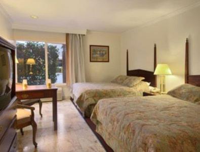 Merced Inn & Suites photo 6