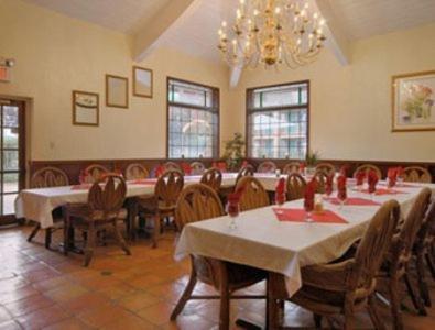 Merced Inn & Suites photo 9