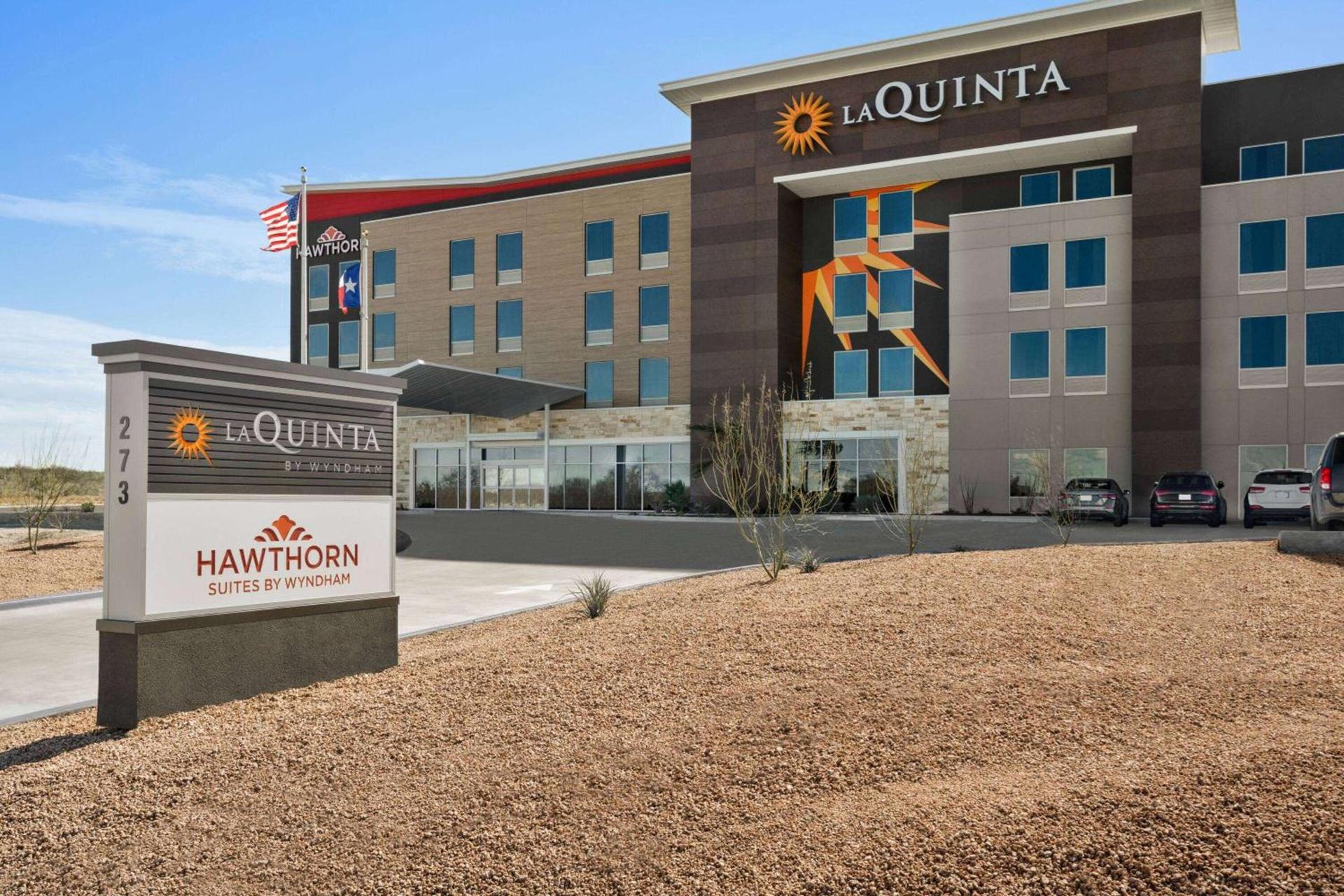 La Quinta Inn & Suites by Wyndham Del Rio photo 3