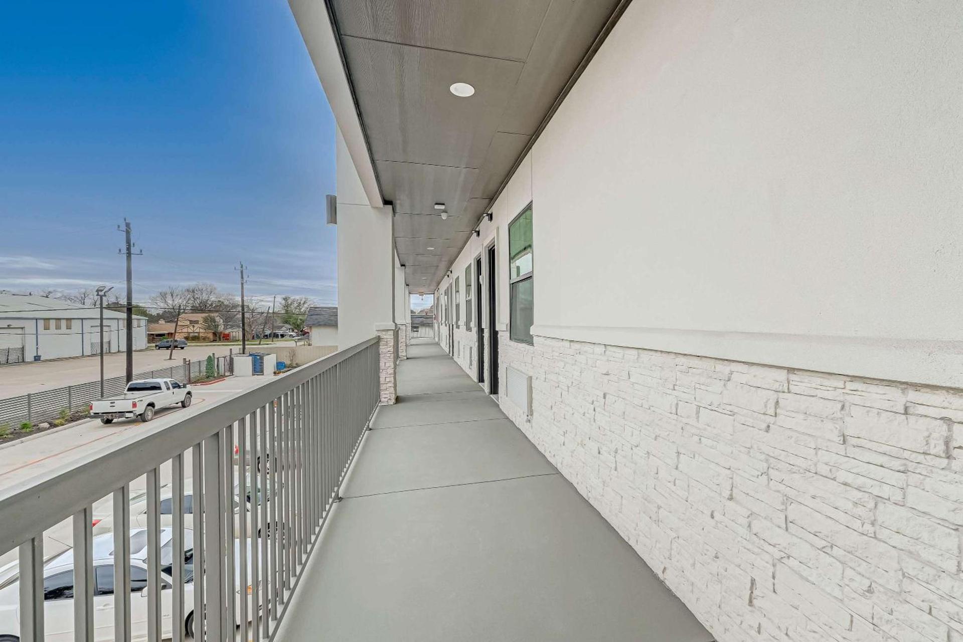 Comfeeni Inn and Suites photo 45