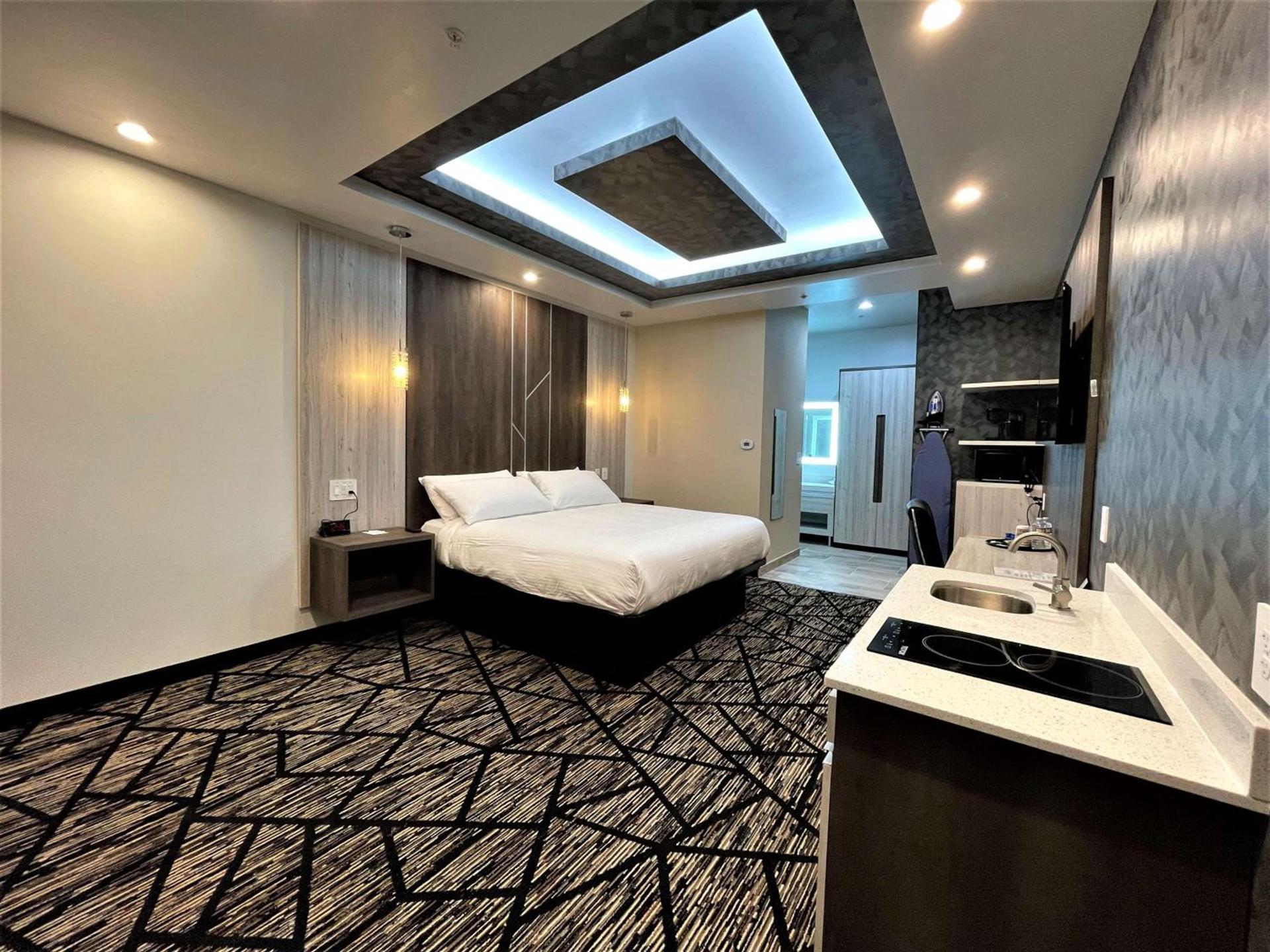 Comfeeni Inn and Suites photo 21